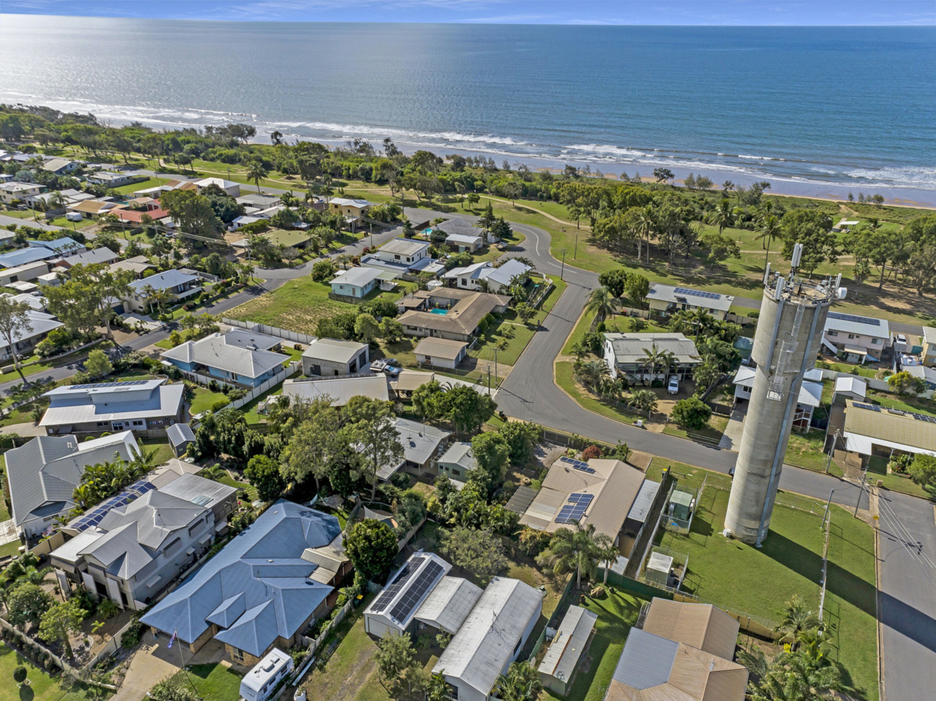 17 Poinciana Court, MOORE PARK BEACH