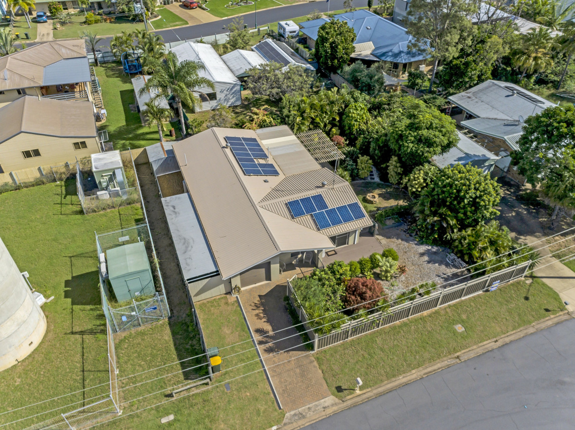 17 Poinciana Court, MOORE PARK BEACH