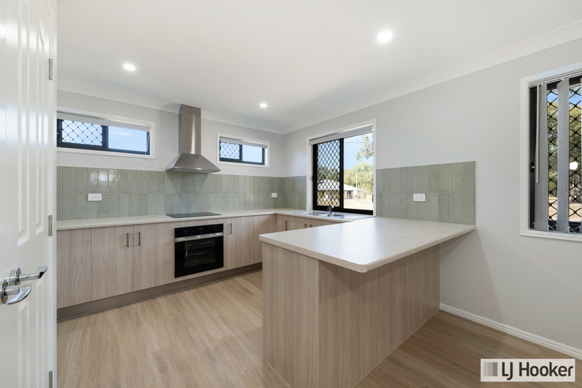 Moore Park Beach, 4670