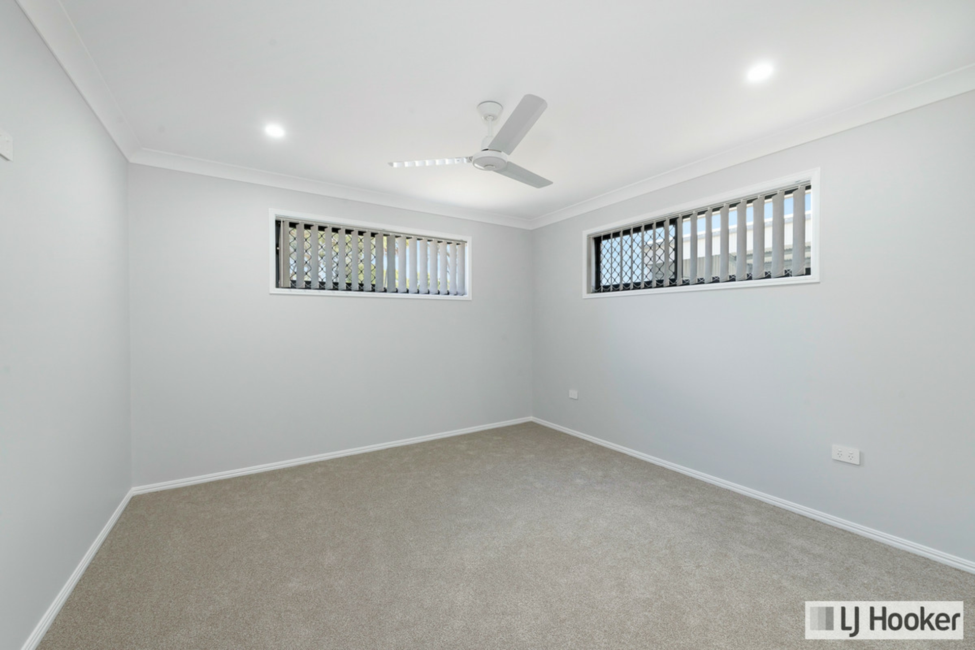 Moore Park Beach, 4670