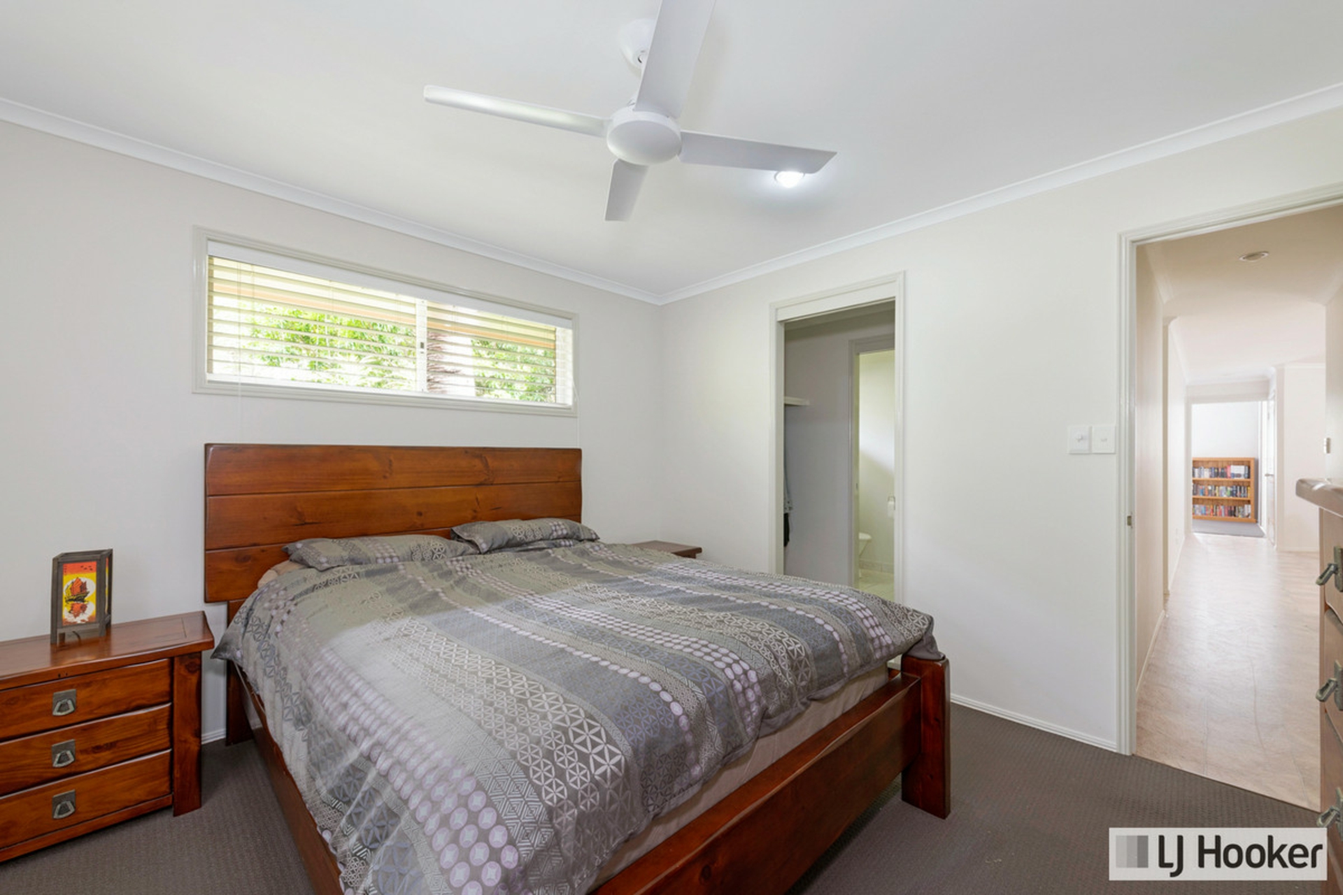 26 Lagoon Drive, MOORE PARK BEACH