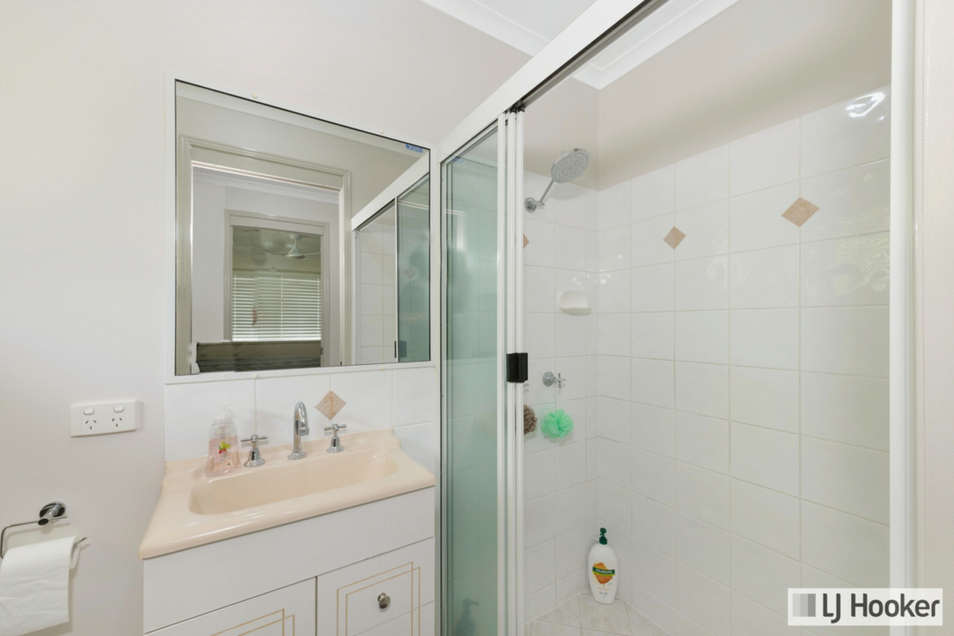 26 Lagoon Drive, MOORE PARK BEACH