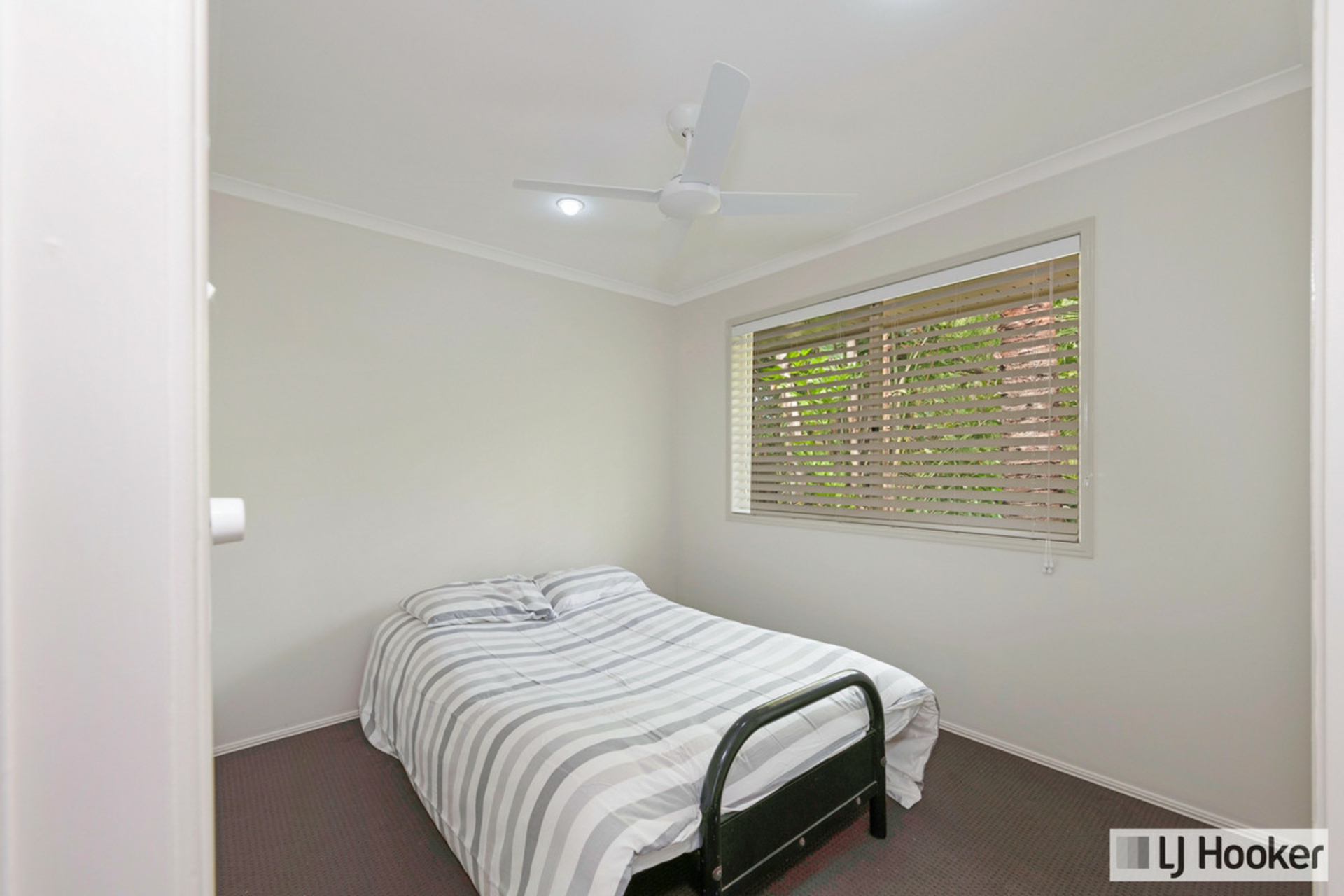 26 Lagoon Drive, MOORE PARK BEACH