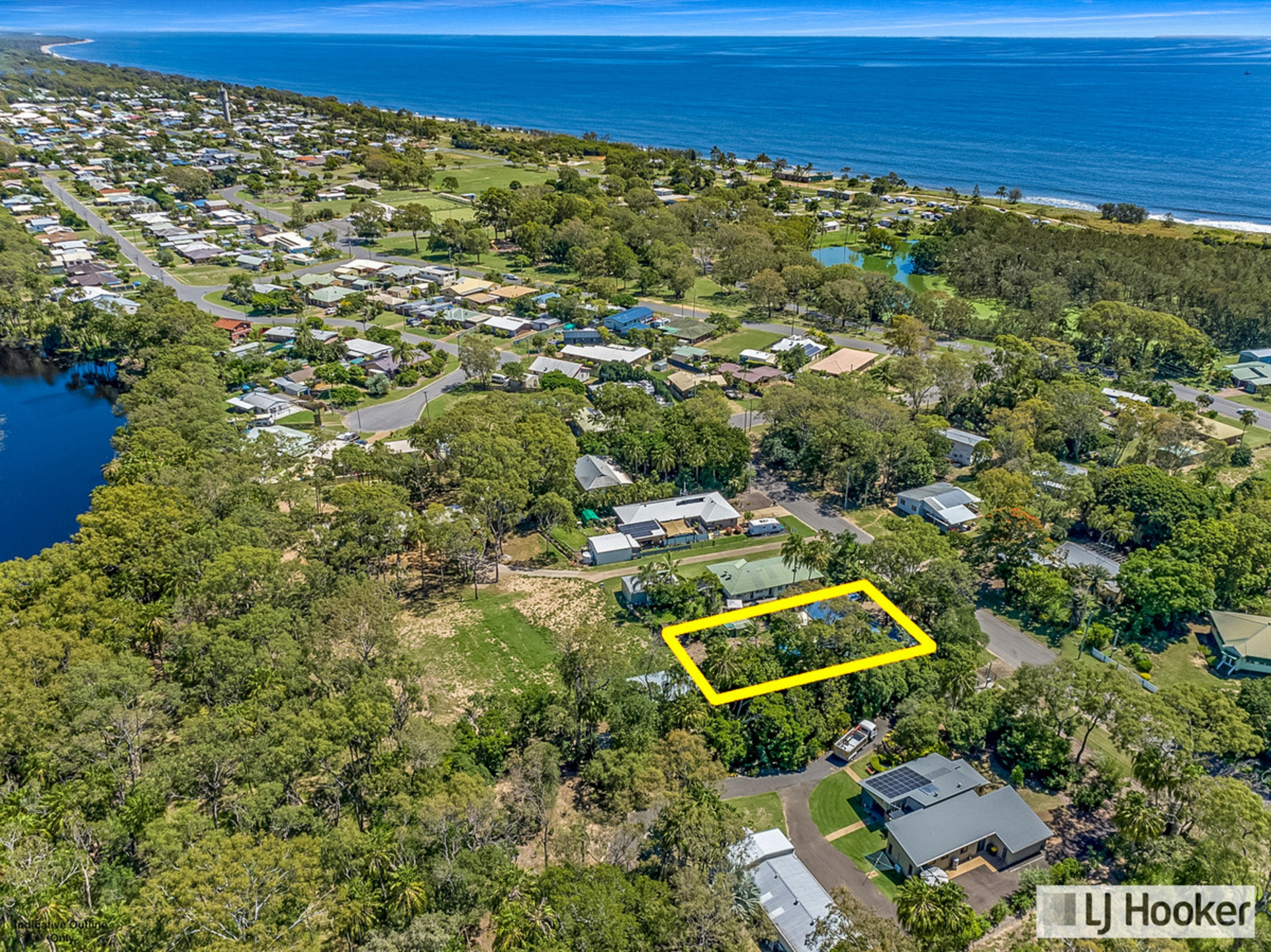 26 Lagoon Drive, MOORE PARK BEACH