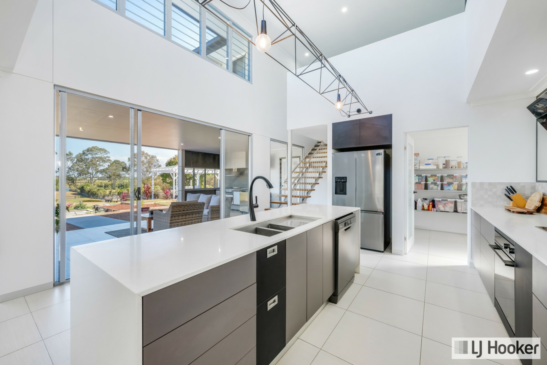 66A Hanbury Street — photo 12 of 30