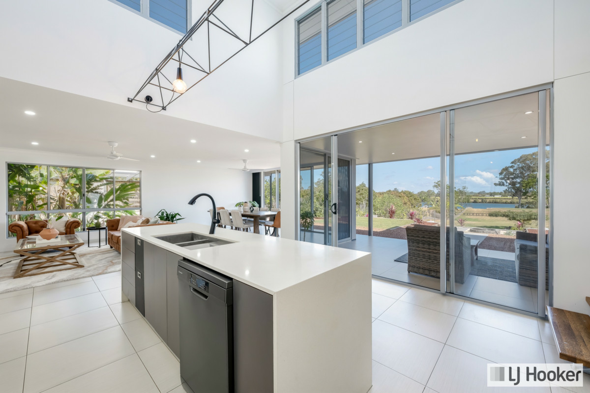 66A Hanbury Street — photo 13 of 30
