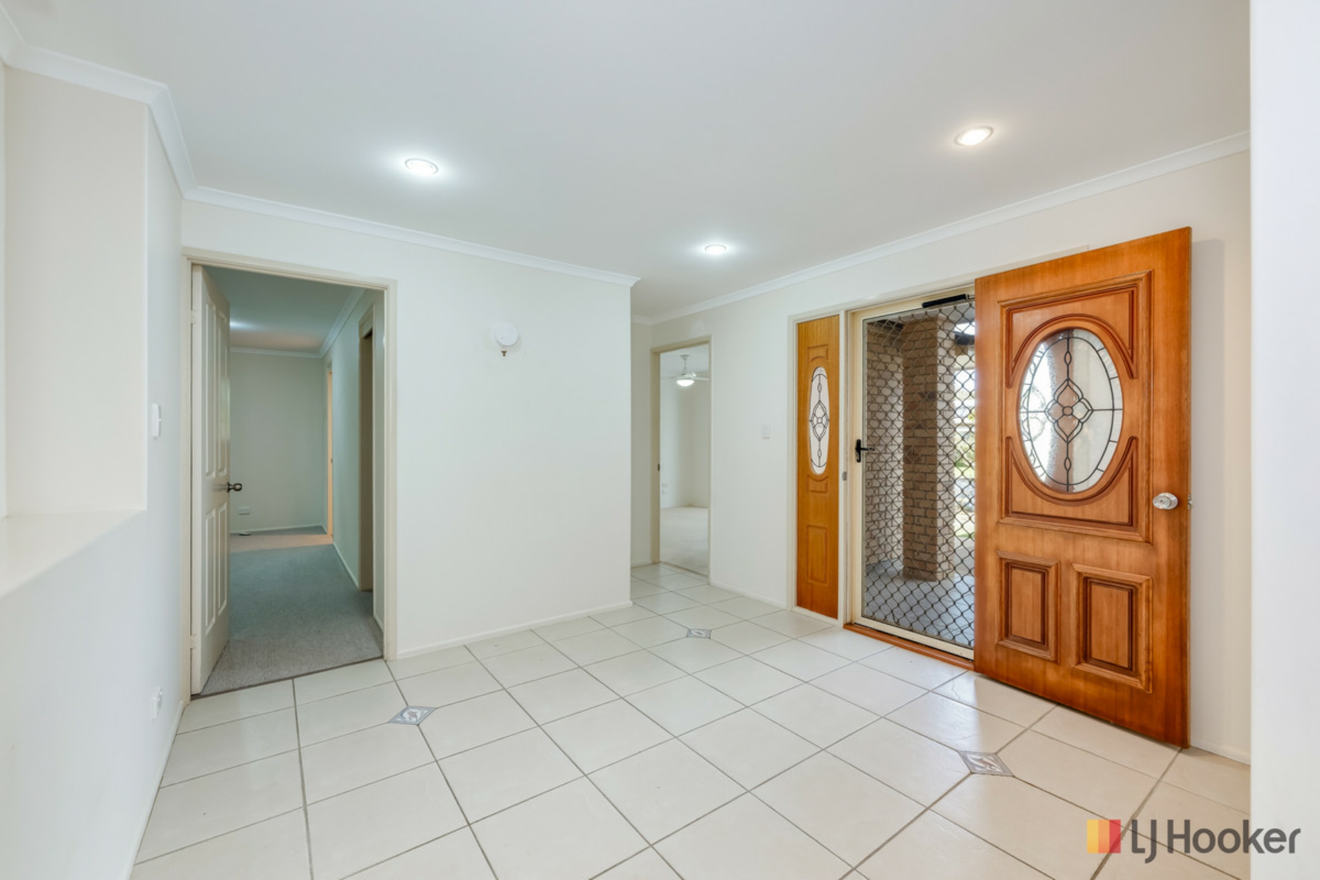 28 Acacia Street — photo 5 of 30