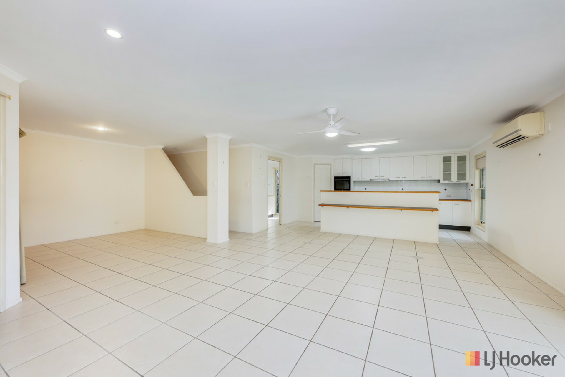 28 Acacia Street — photo 9 of 30