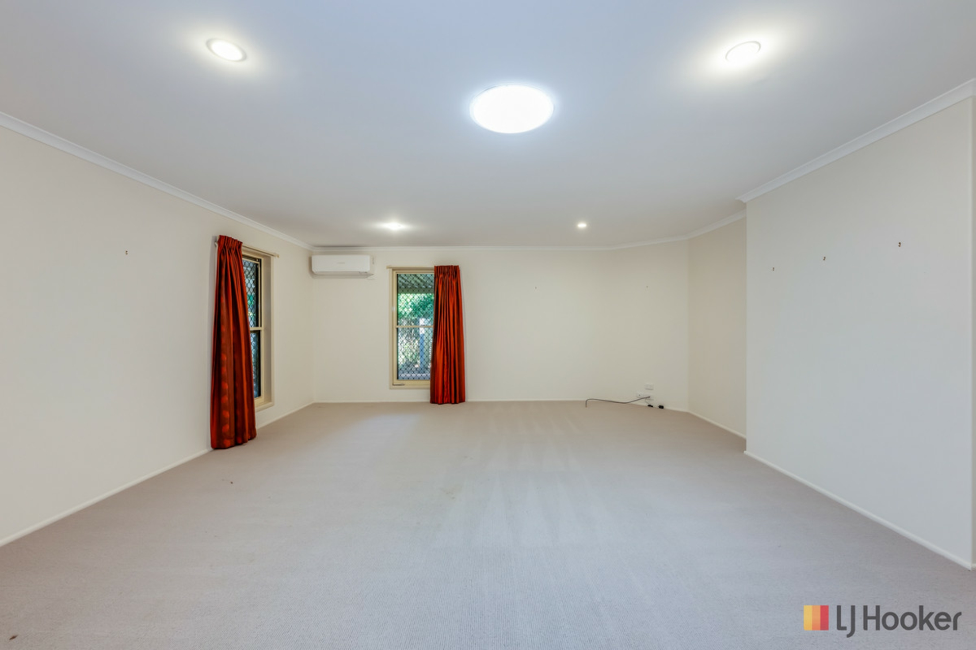28 Acacia Street — photo 12 of 30