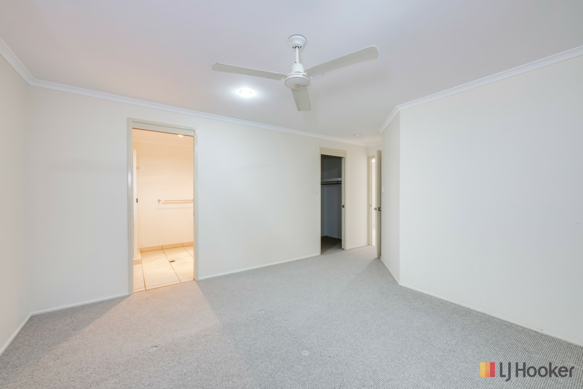 28 Acacia Street — photo 14 of 30