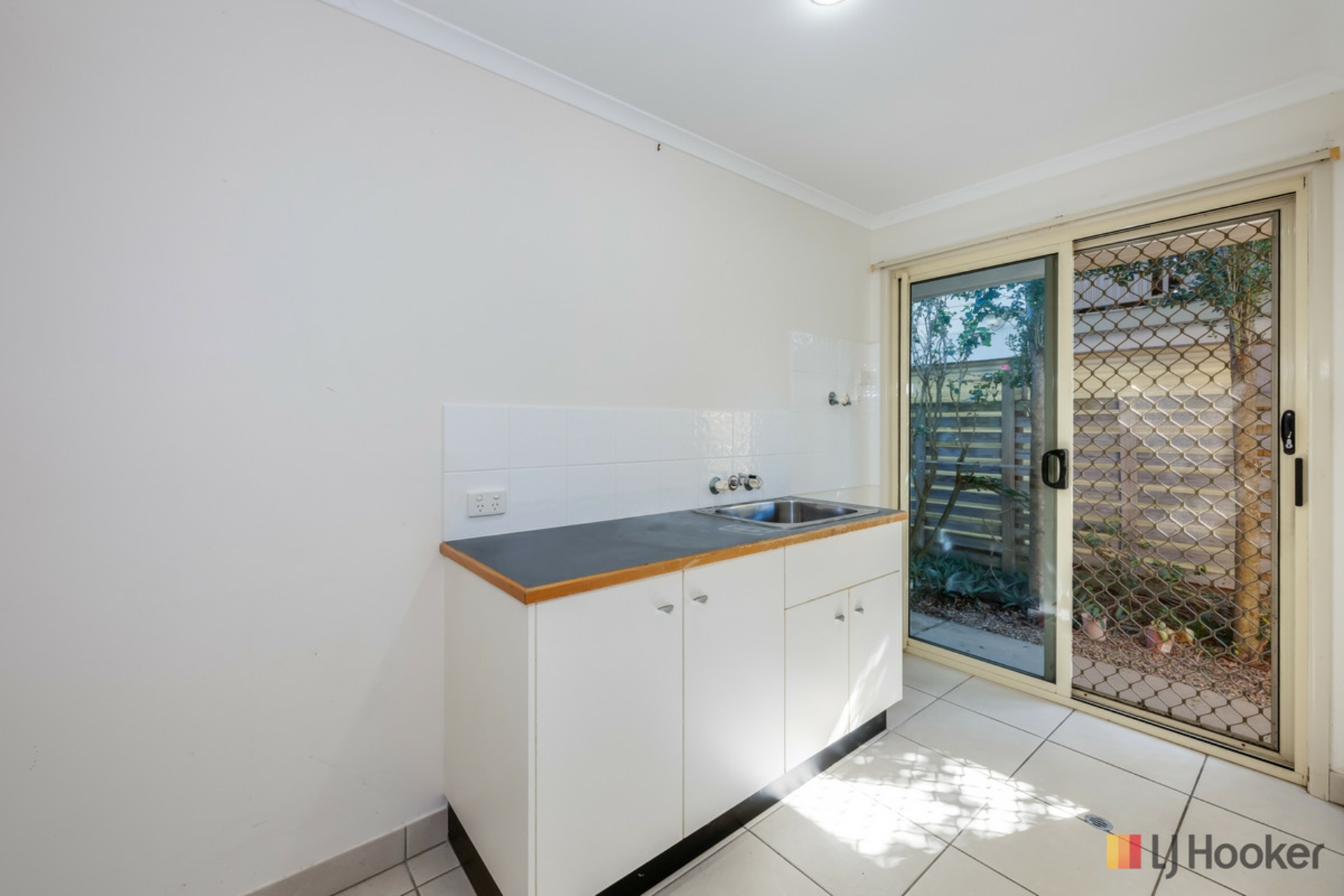 28 Acacia Street — photo 23 of 30