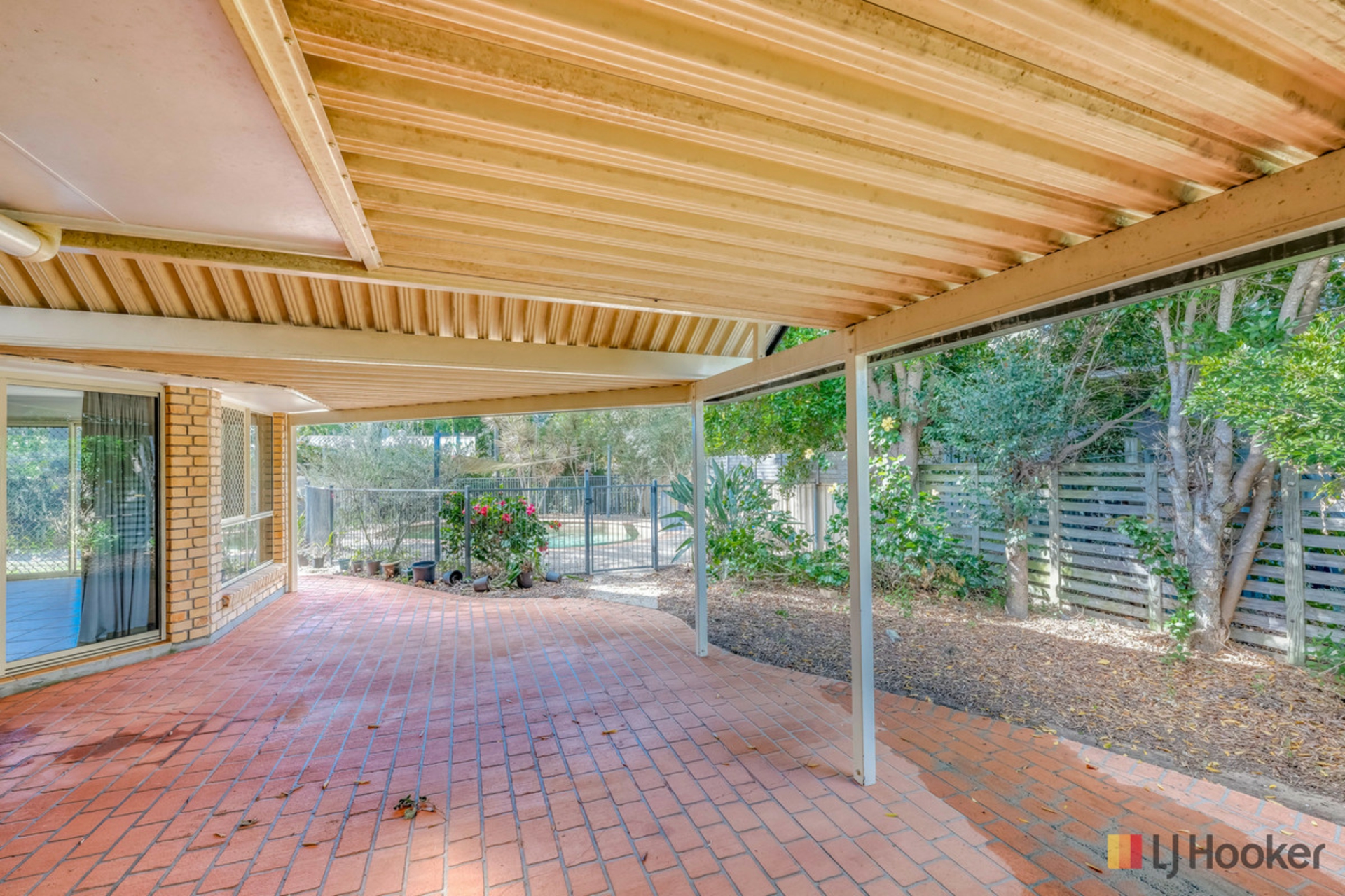 28 Acacia Street — photo 24 of 30