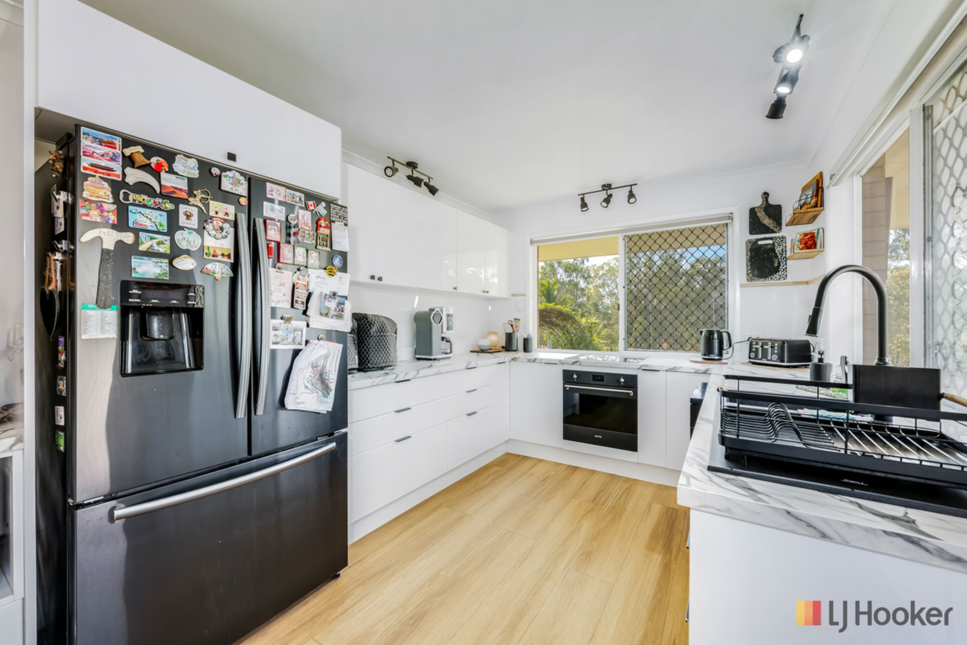 11 Broadmeadows Road — photo 7 of 30