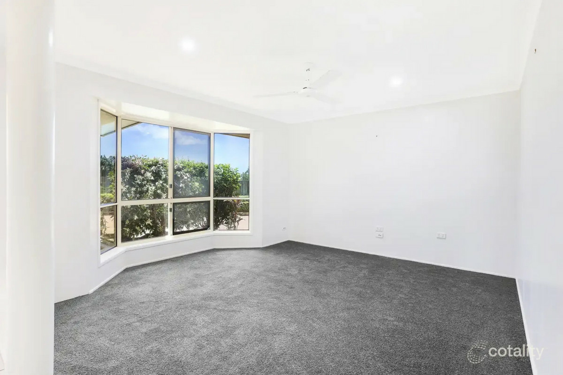 5 Metcalfe Court — photo 2 of 16