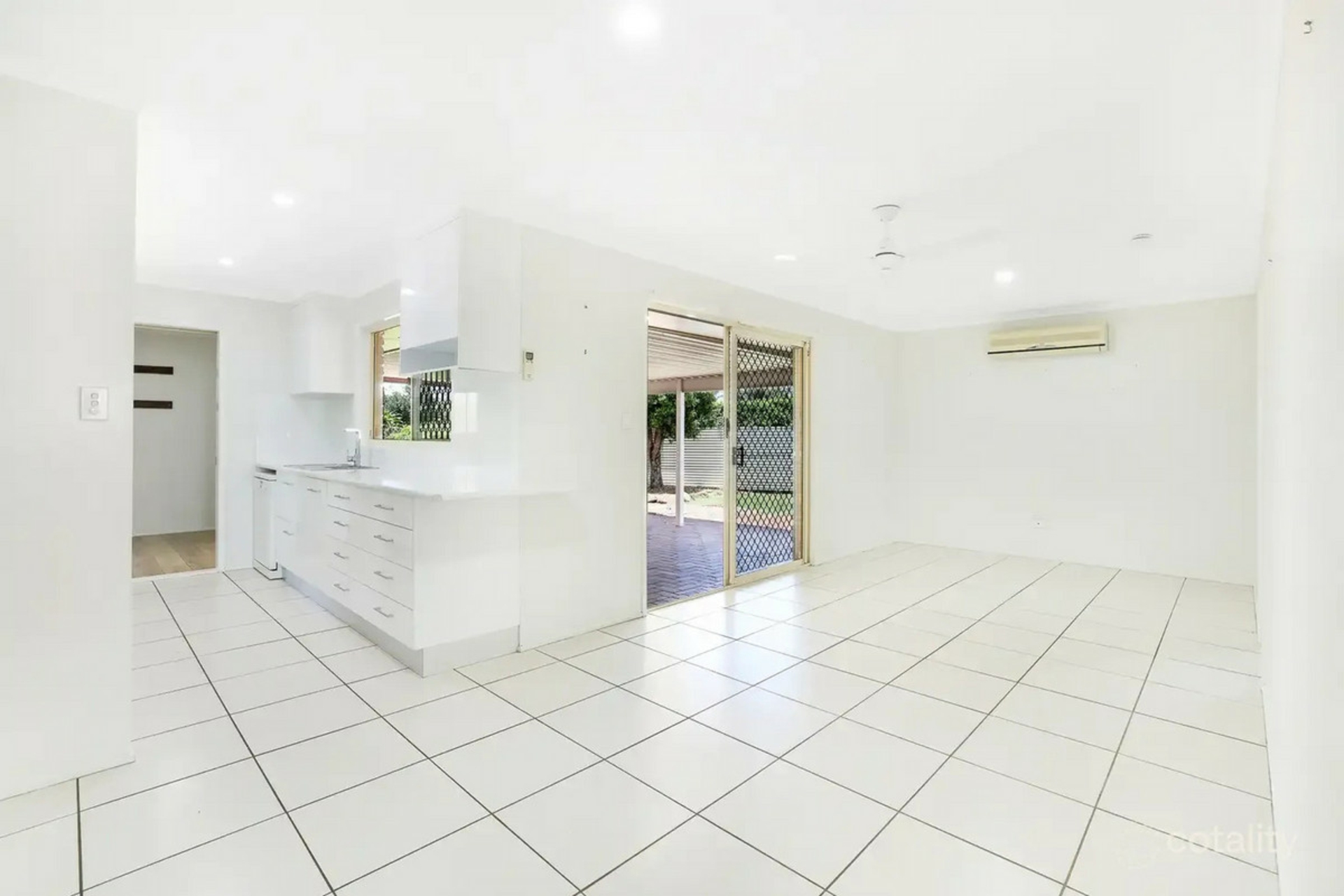 5 Metcalfe Court — photo 10 of 16