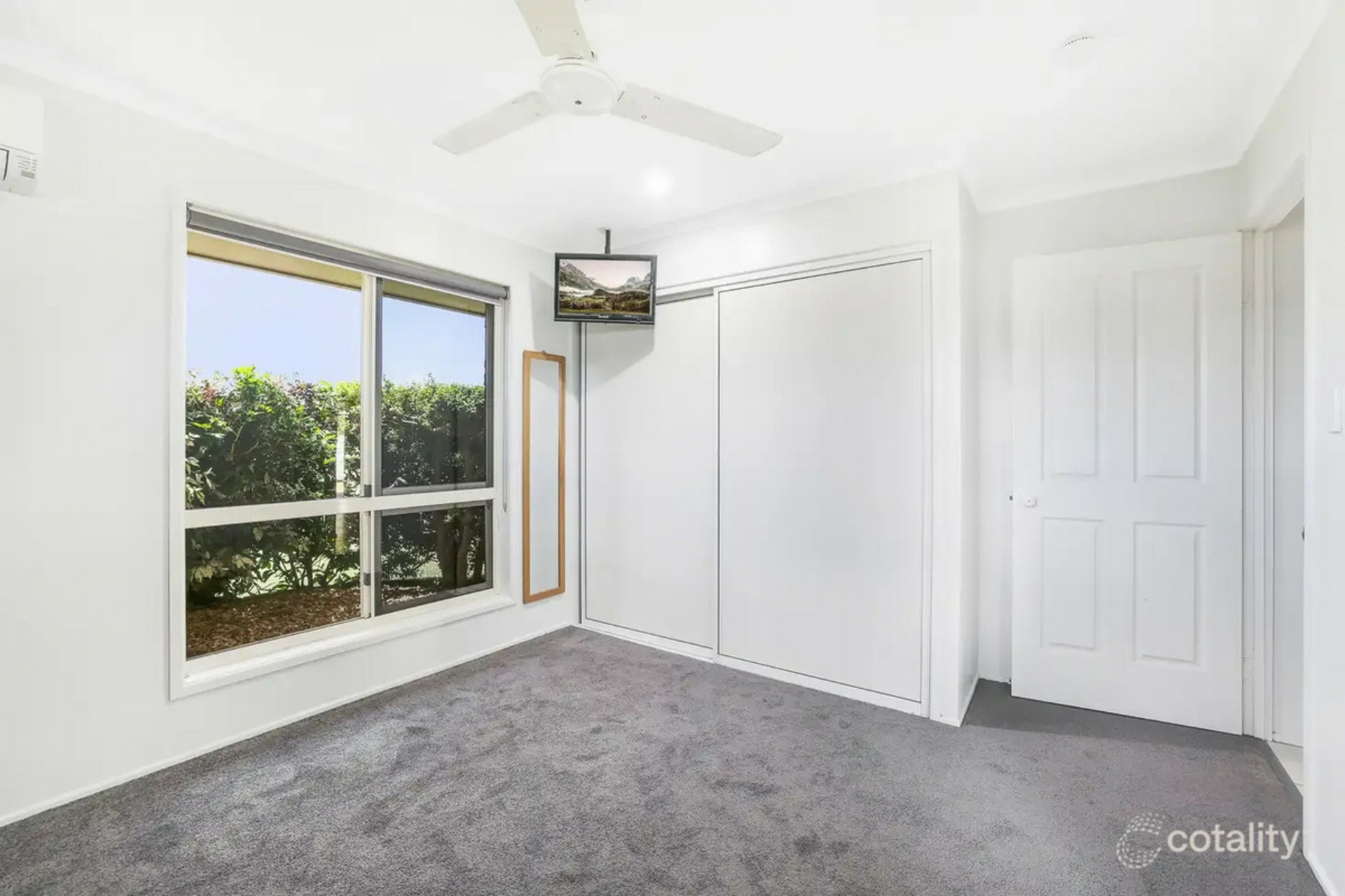 5 Metcalfe Court — photo 11 of 16