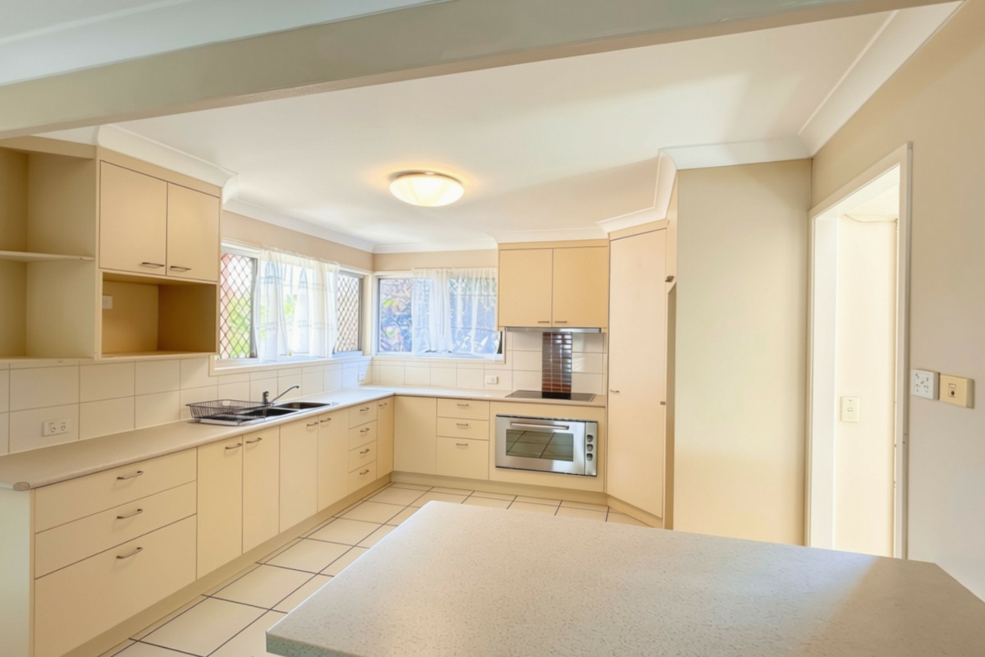 31 Scotton Street — photo 2 of 8