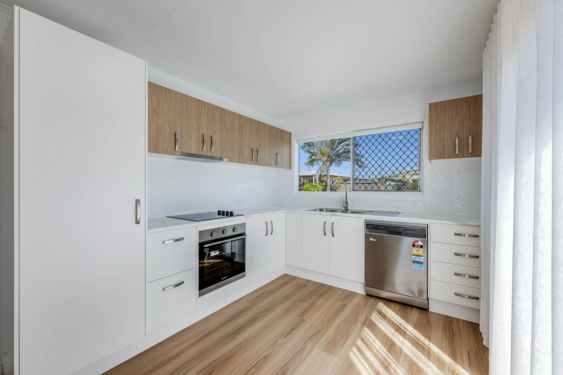 14 Hurst Street — photo 6 of 22