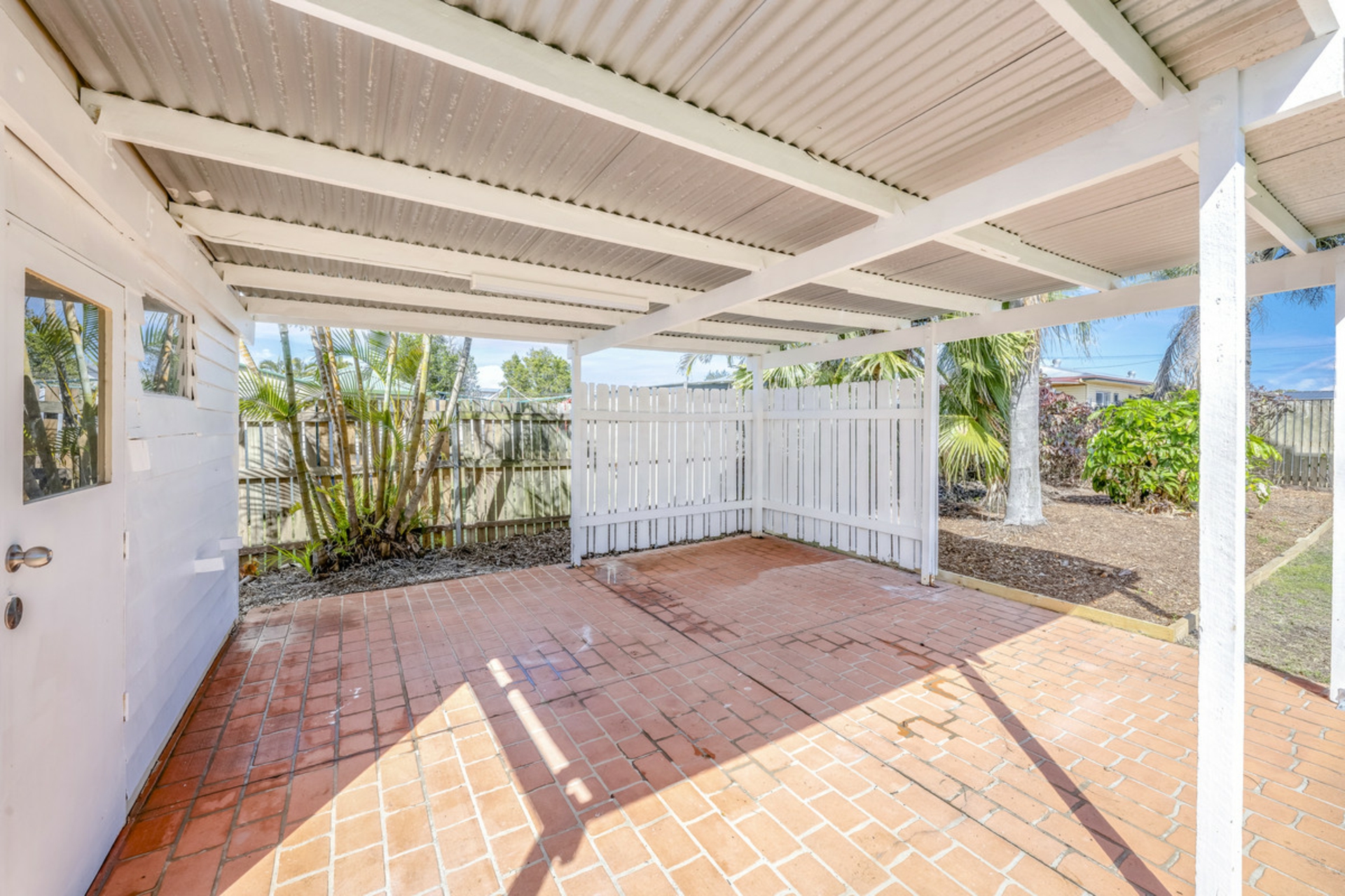 14 Hurst Street — photo 18 of 22