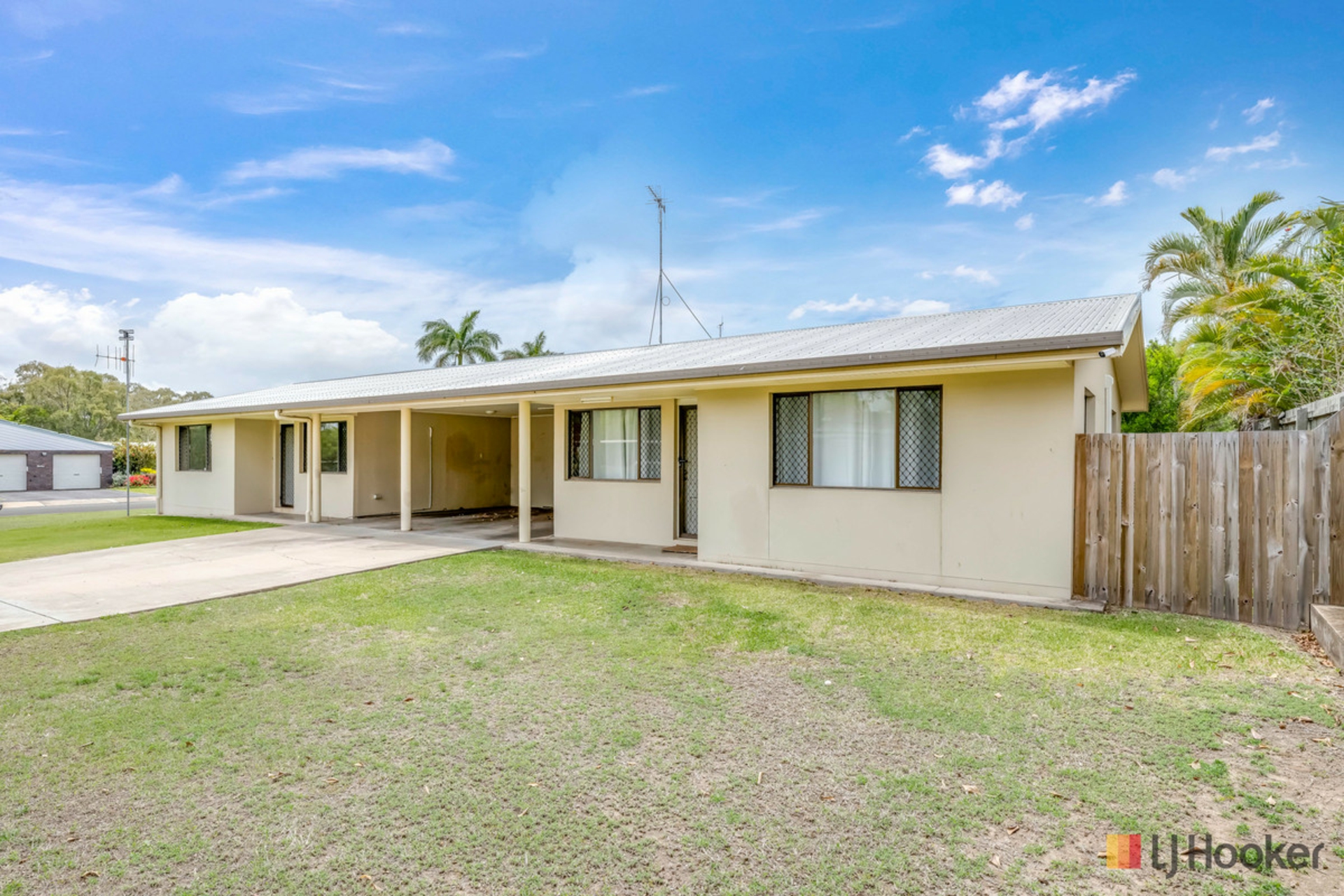 11 Lathouras Court — photo 3 of 24