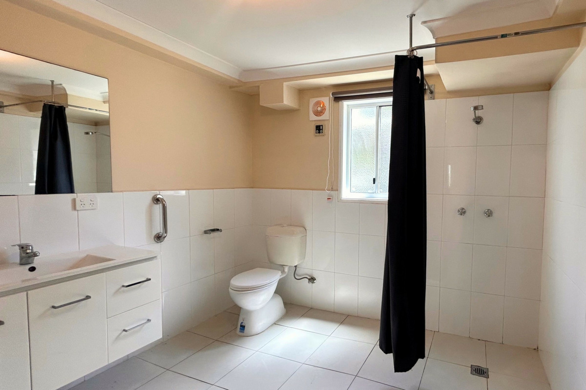 35 Blackall Street — photo 4 of 7