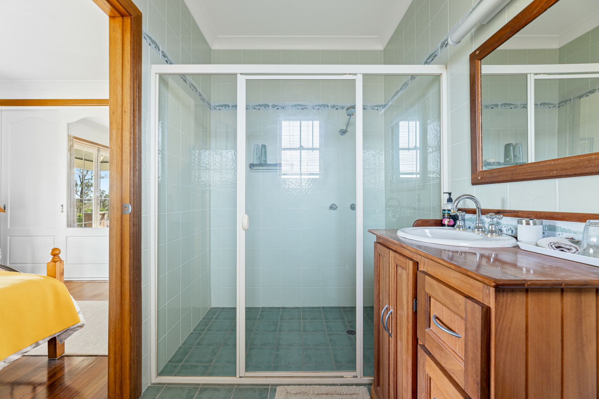 8 Mountain View Road, MORUYA