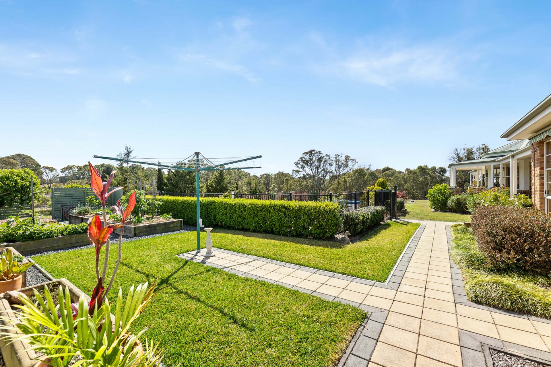 8 Mountain View Road, MORUYA