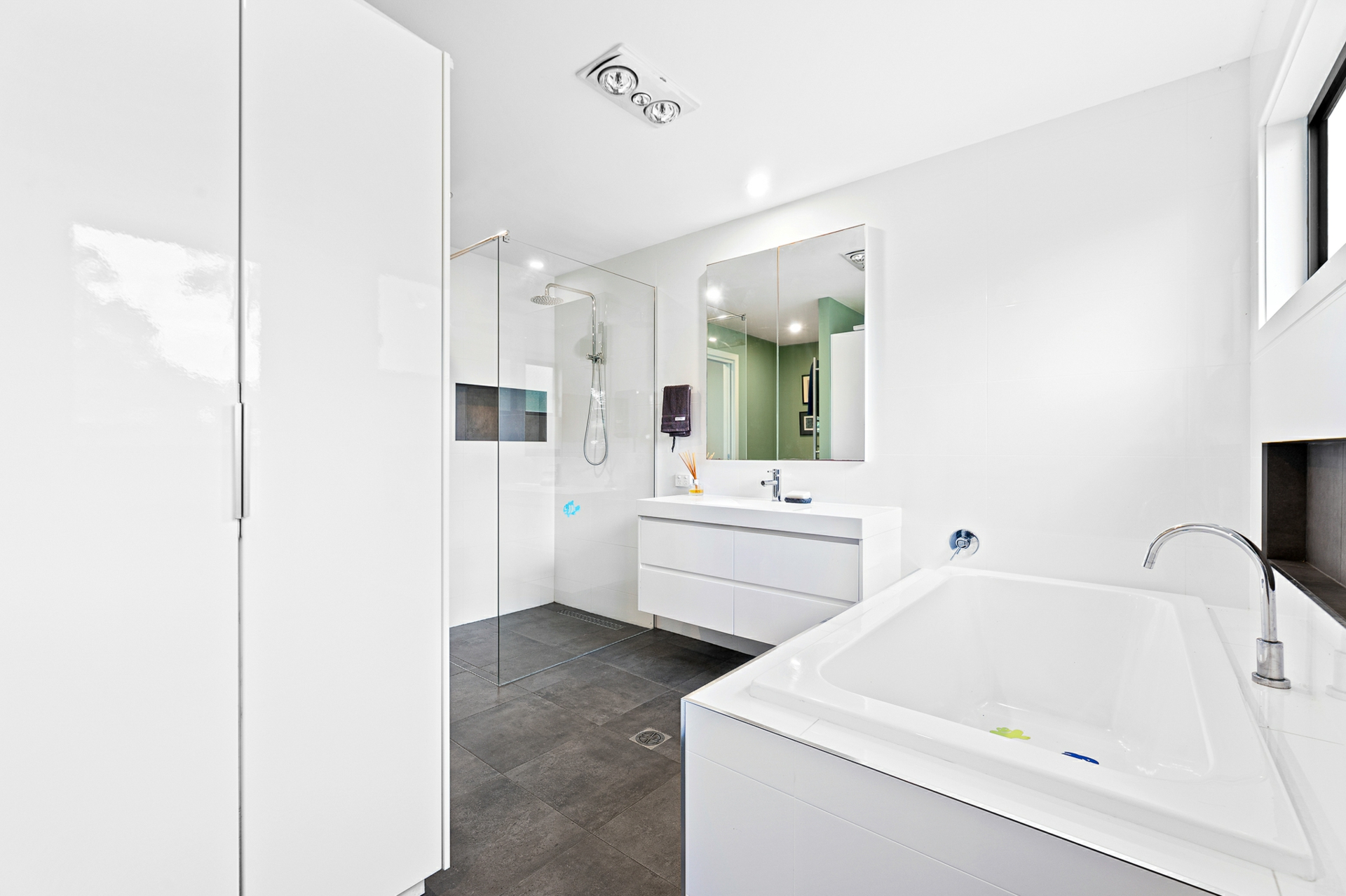 8 Hazel Road, MORUYA HEADS