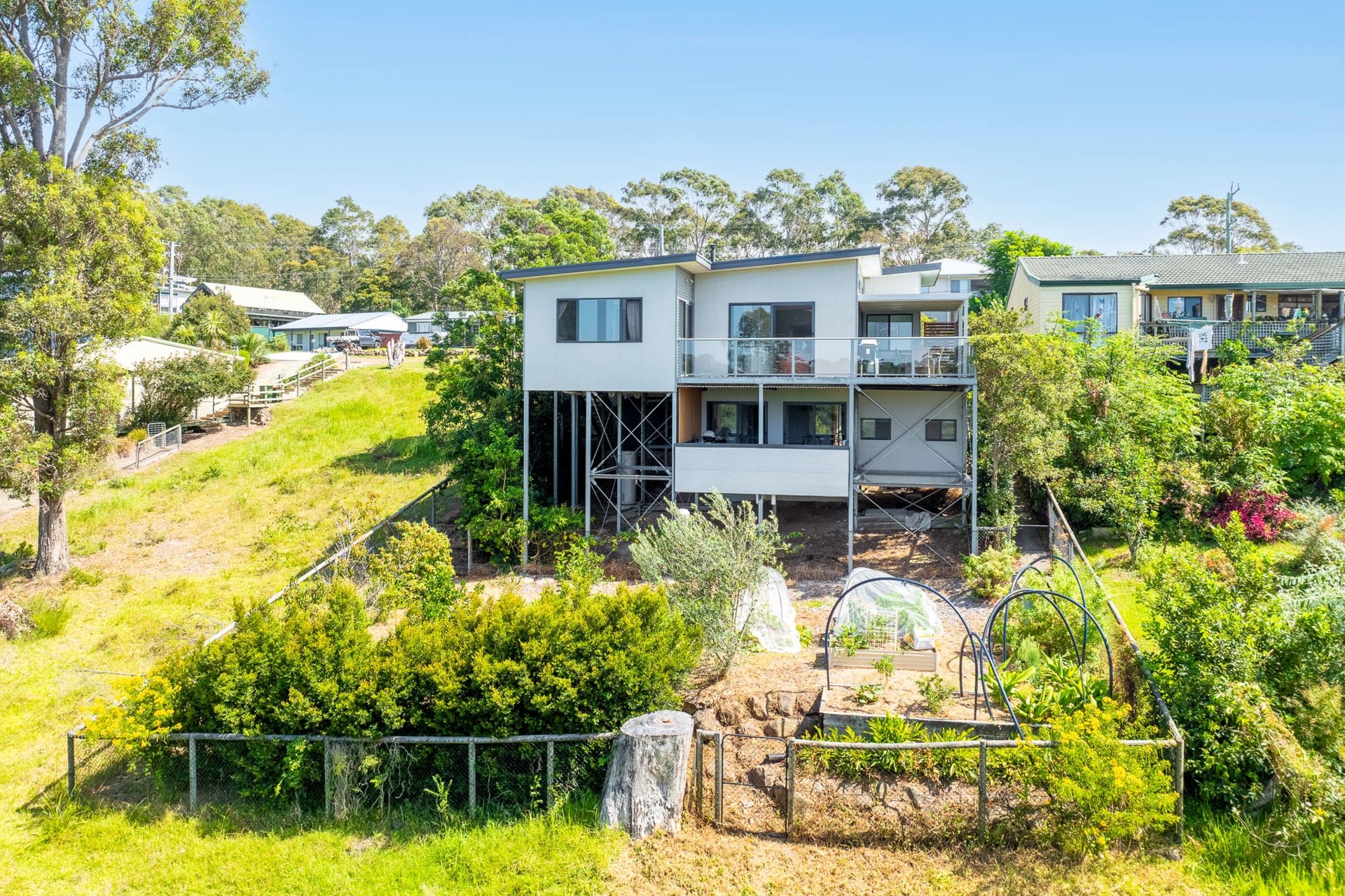 8 Hazel Road, MORUYA HEADS