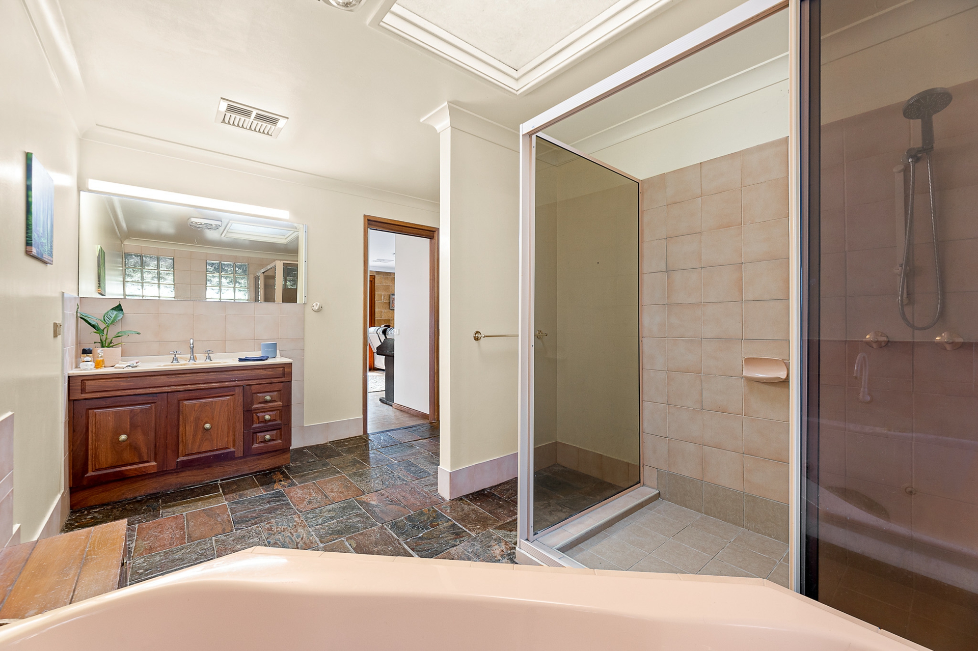 9 Wamban Road, MORUYA