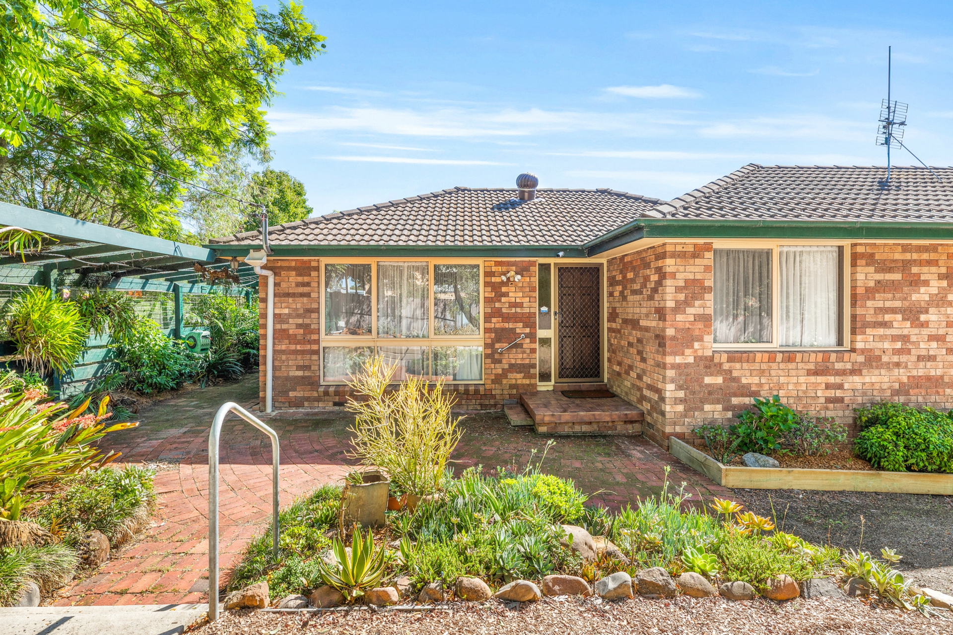 38 Evans Street — photo from LJ Hooker Moruya