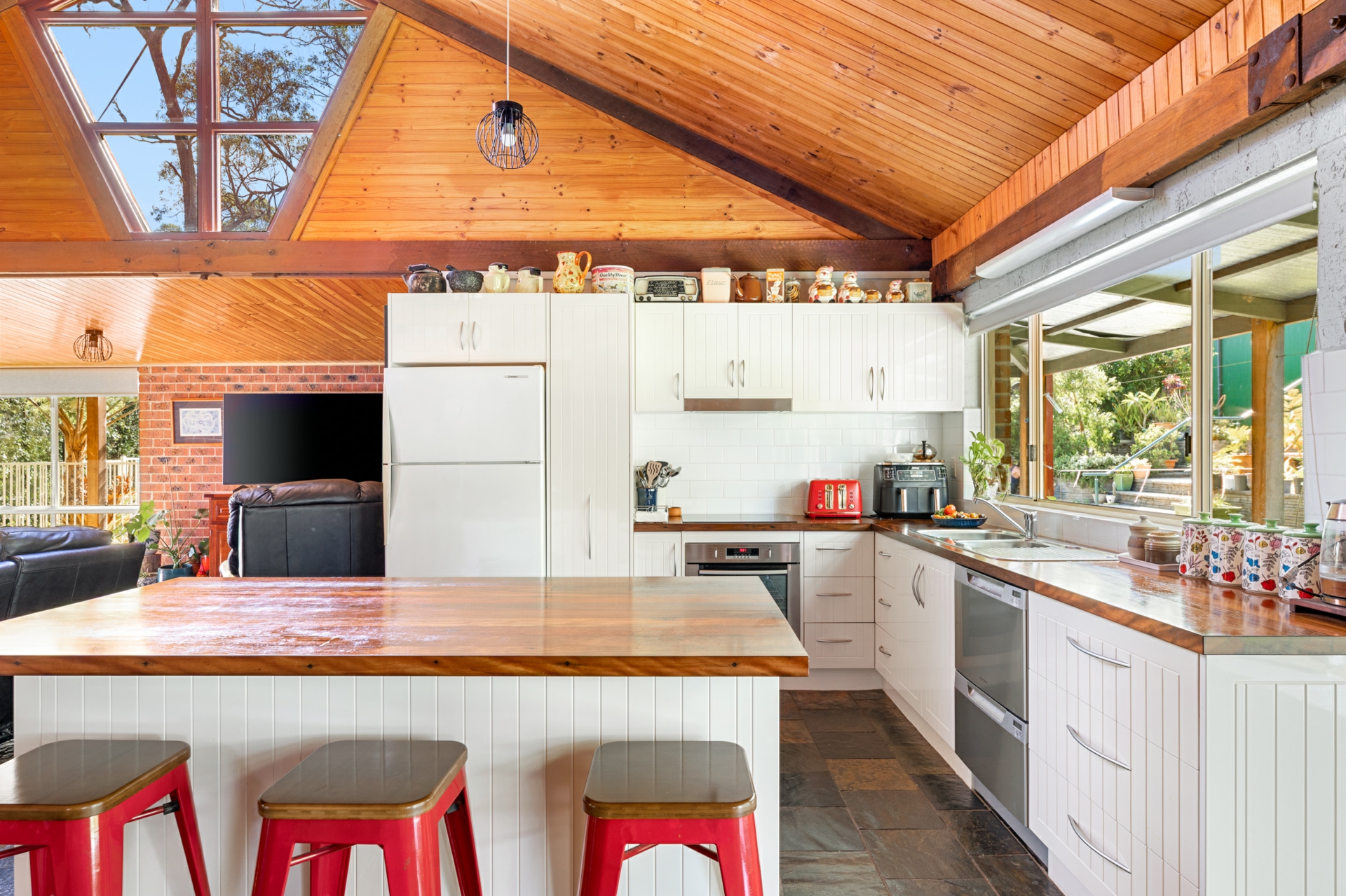 63 Yarragee Road — photo 8 of 30