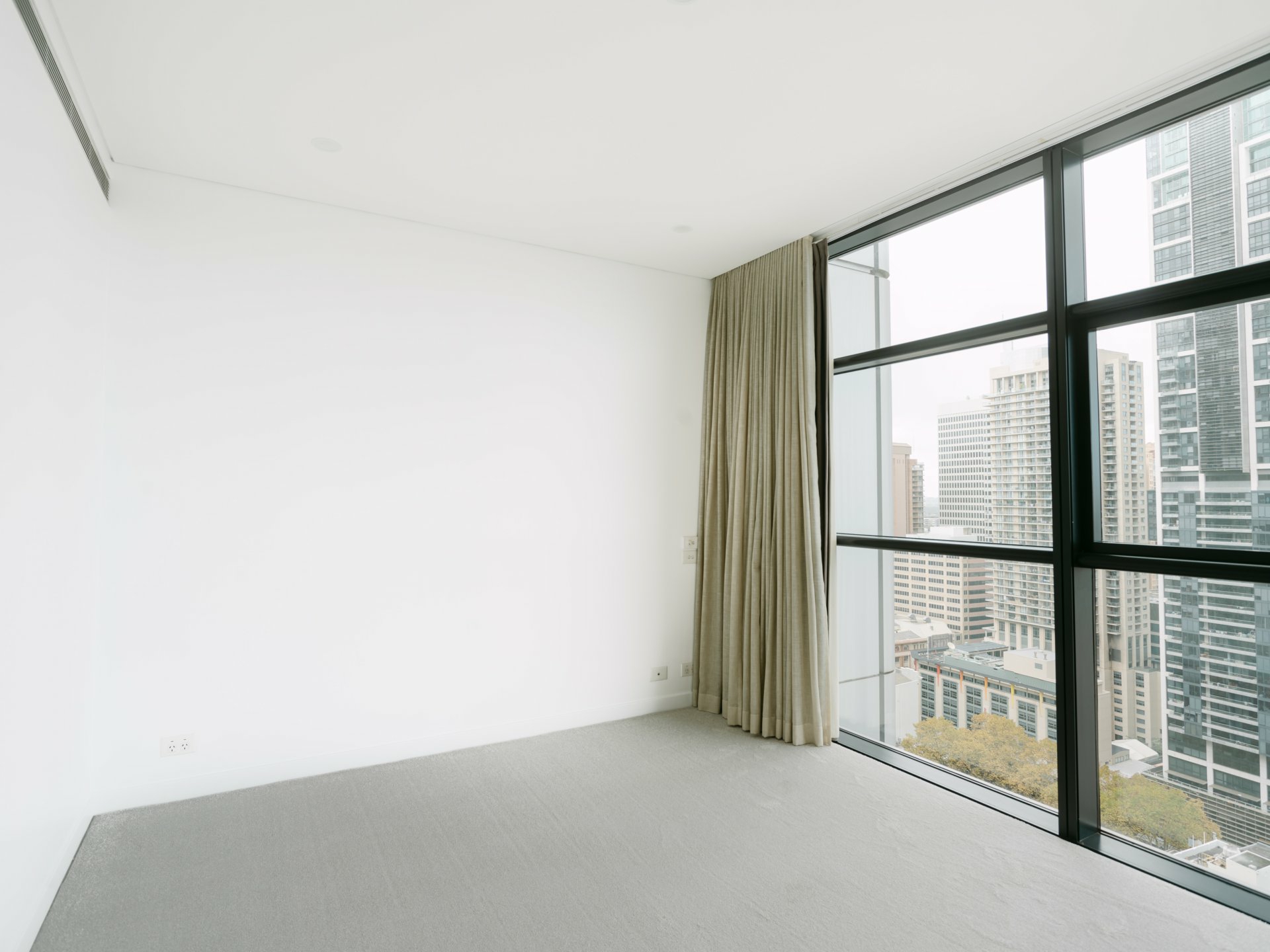 Level 34/ 101 Bathurst Street — photo 2 of 13