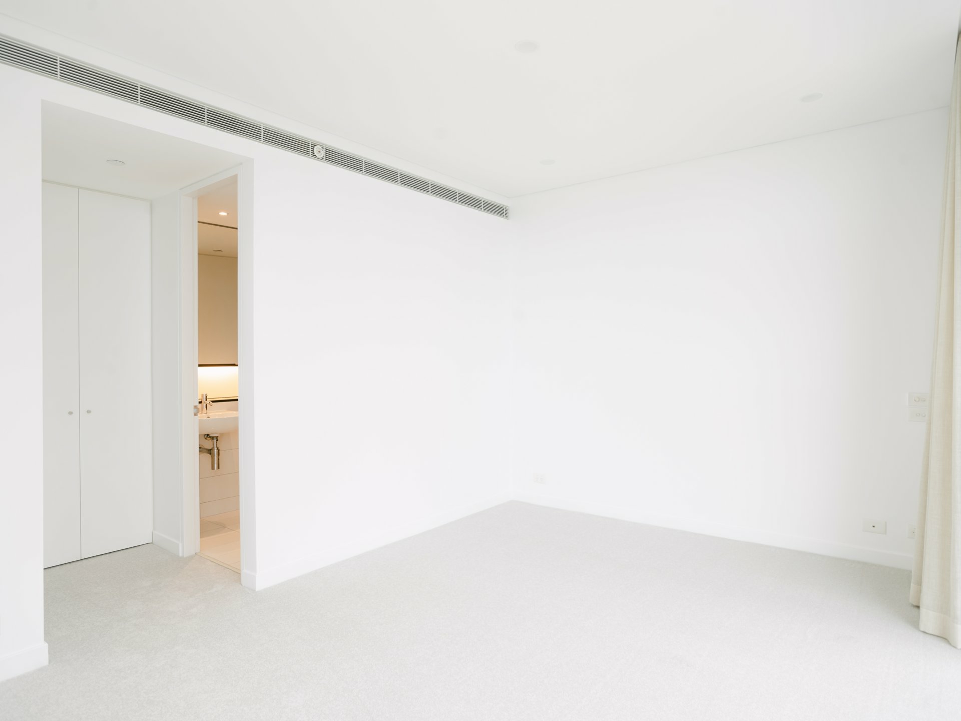 Level 34/ 101 Bathurst Street — photo 5 of 13