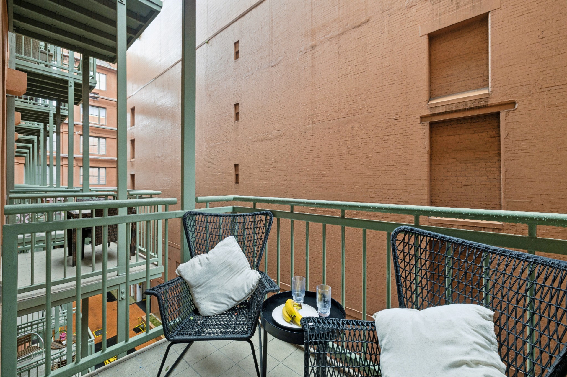 522/243 Pyrmont Street — photo 8 of 14