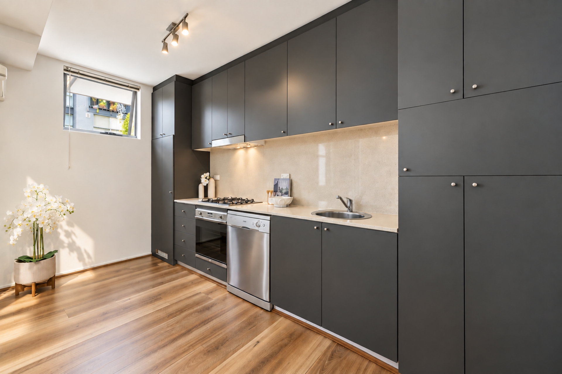 E2/56 Bay Street — photo 3 of 8