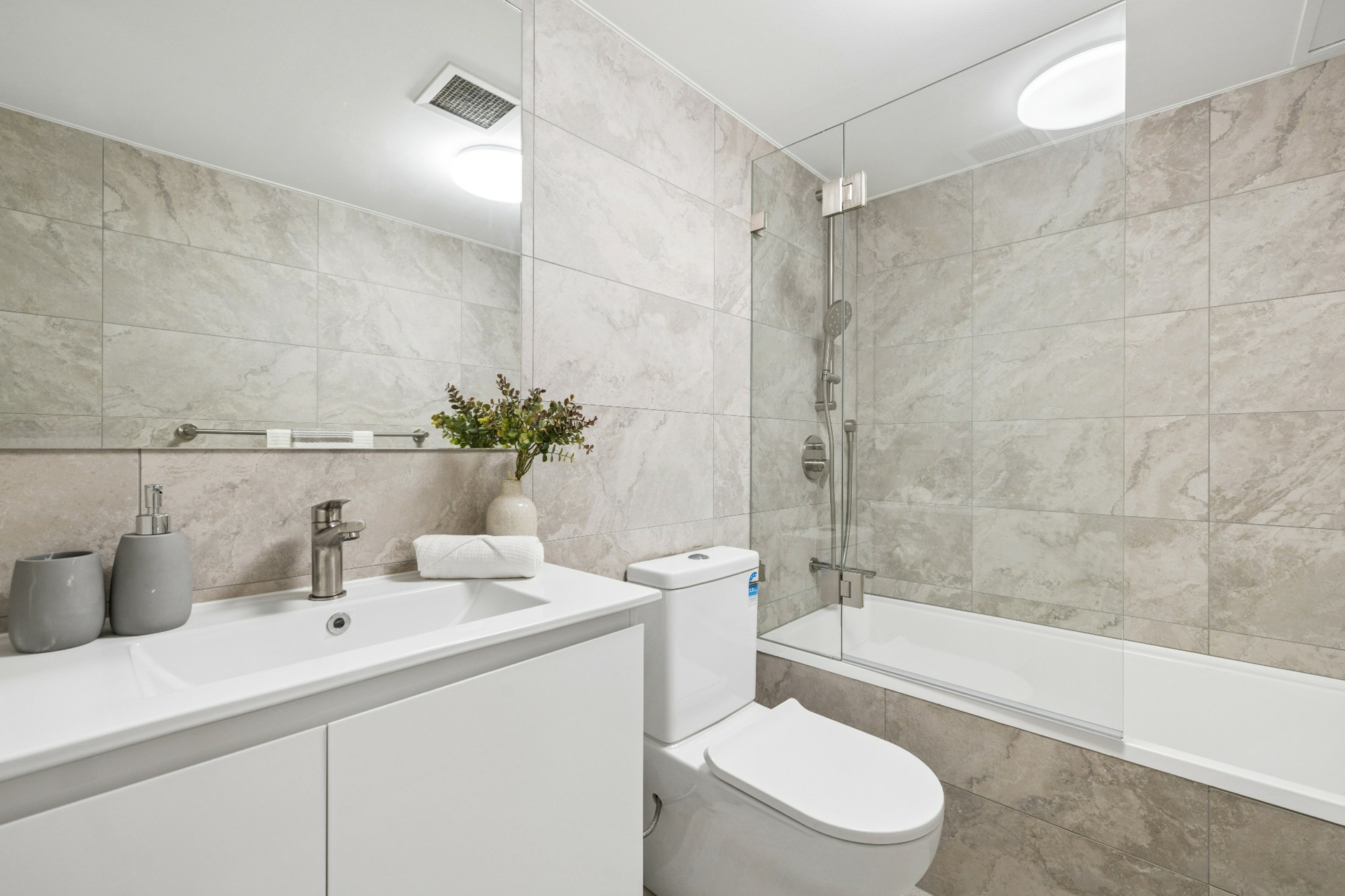 808/233 Pyrmont Street — photo 7 of 14