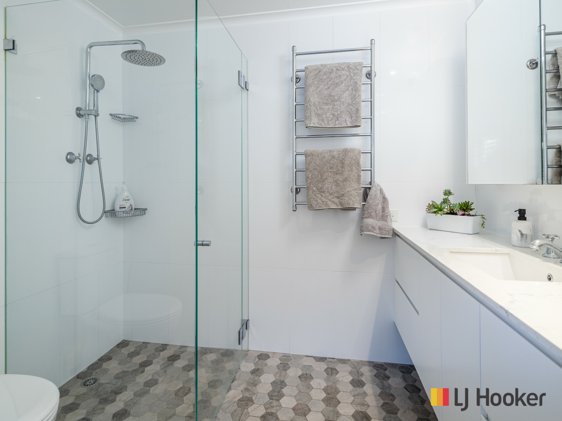 11 Barlings Drive, TOMAKIN