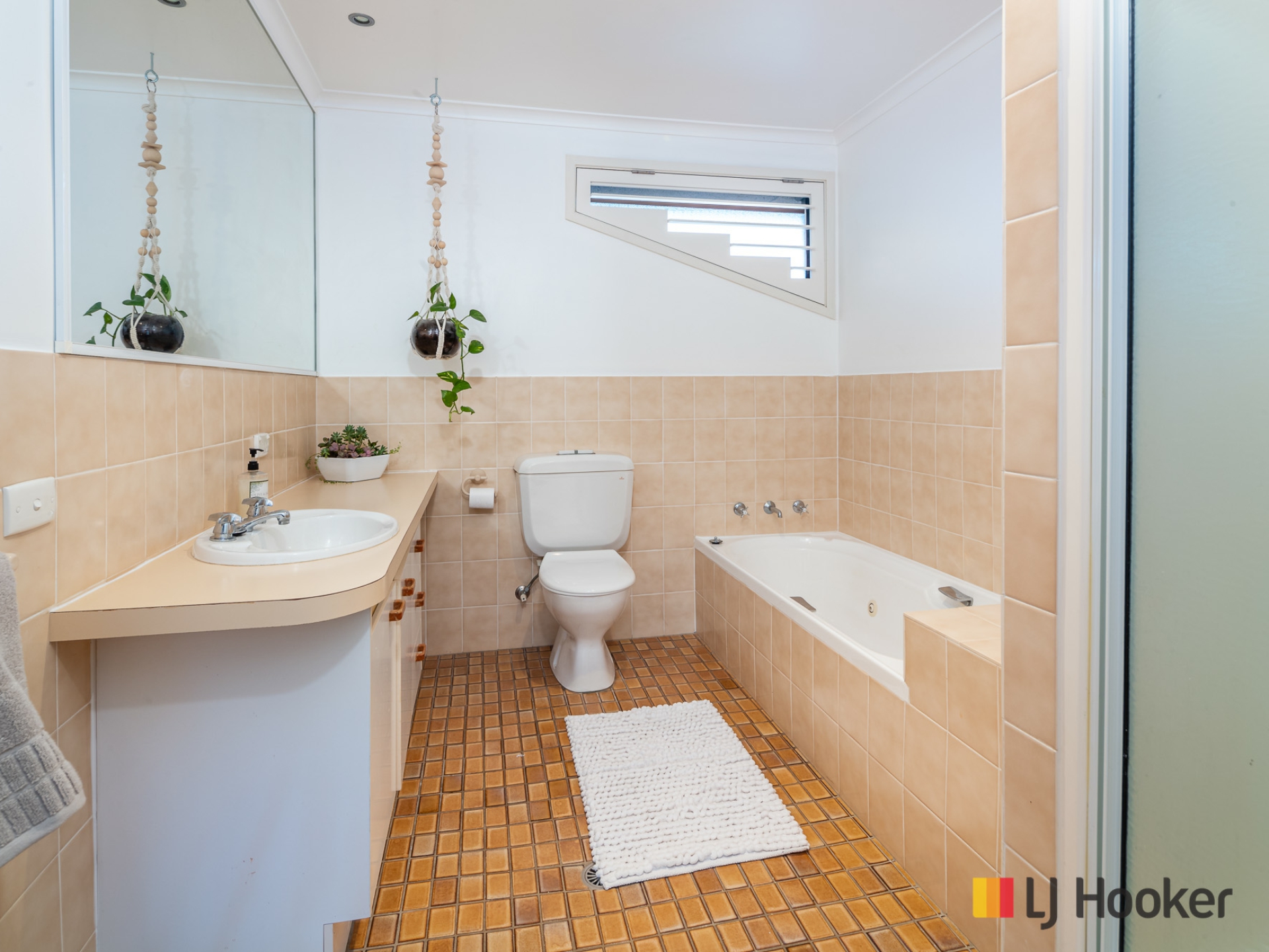 11 Barlings Drive, TOMAKIN