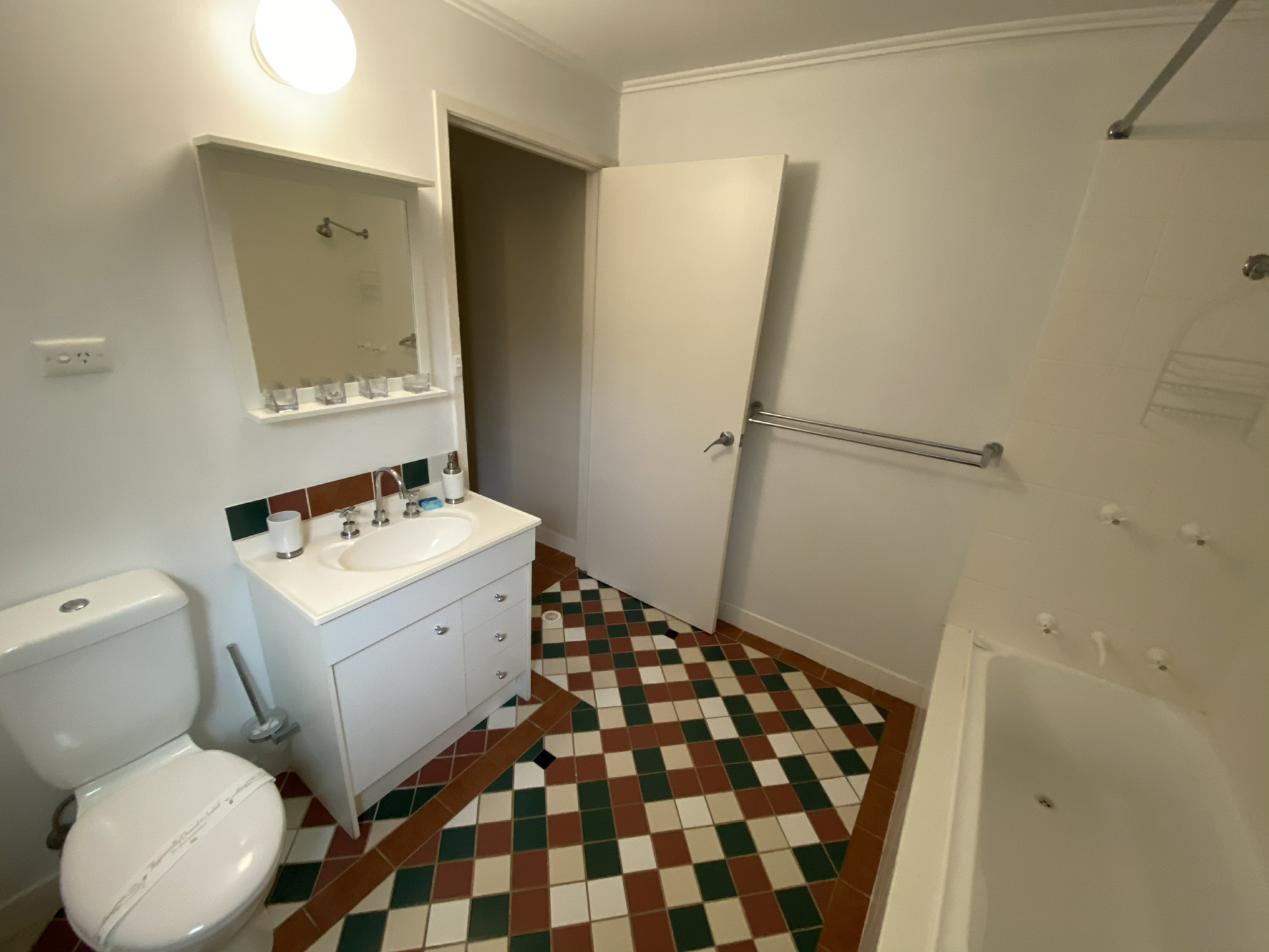 67A Annetts Parade — photo 17 of 19