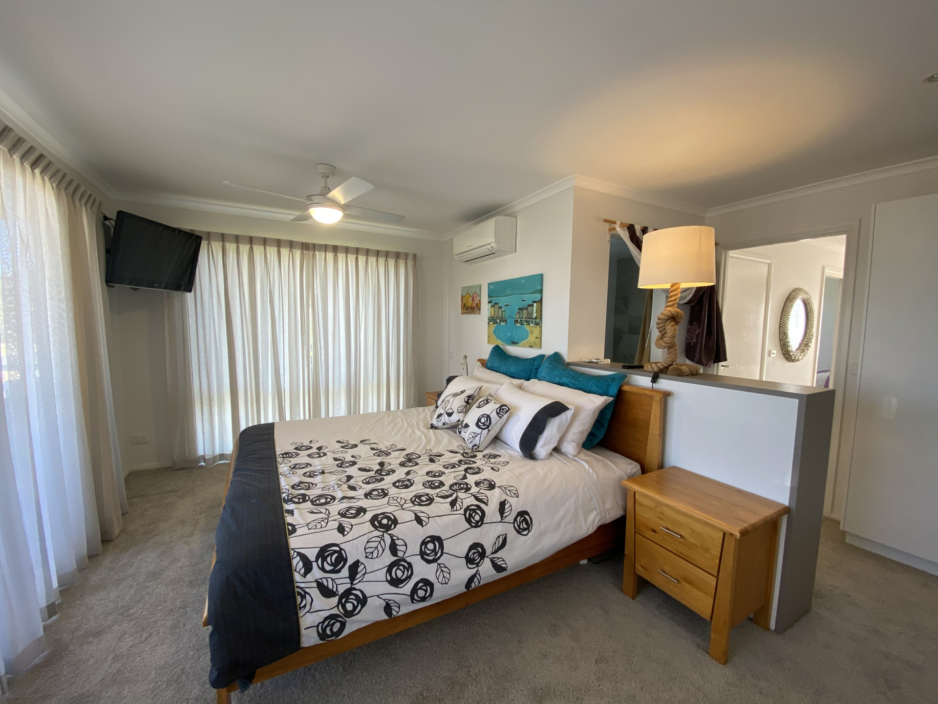63 Sandy Place, LONG BEACH