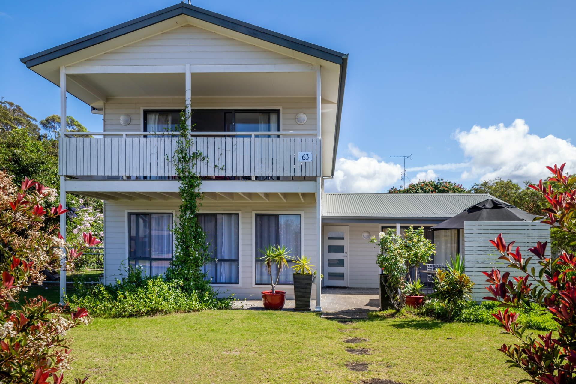 63 Sandy Place, LONG BEACH