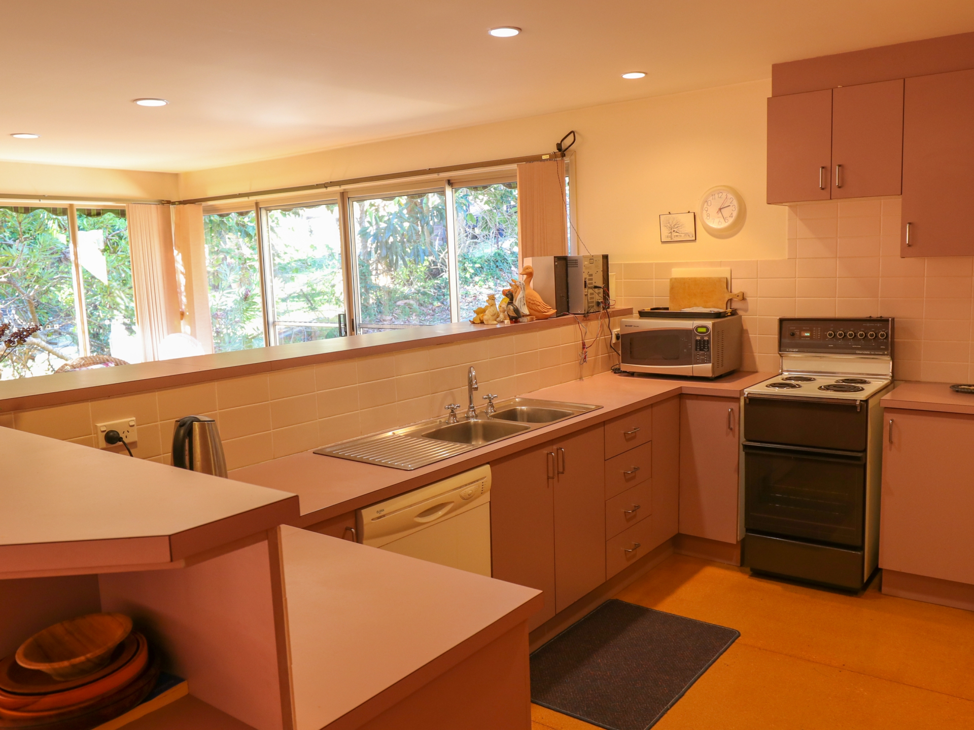 27 Northcove Road, LONG BEACH