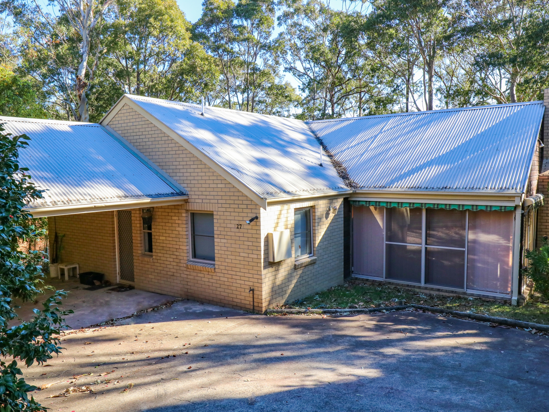 27 Northcove Road, LONG BEACH