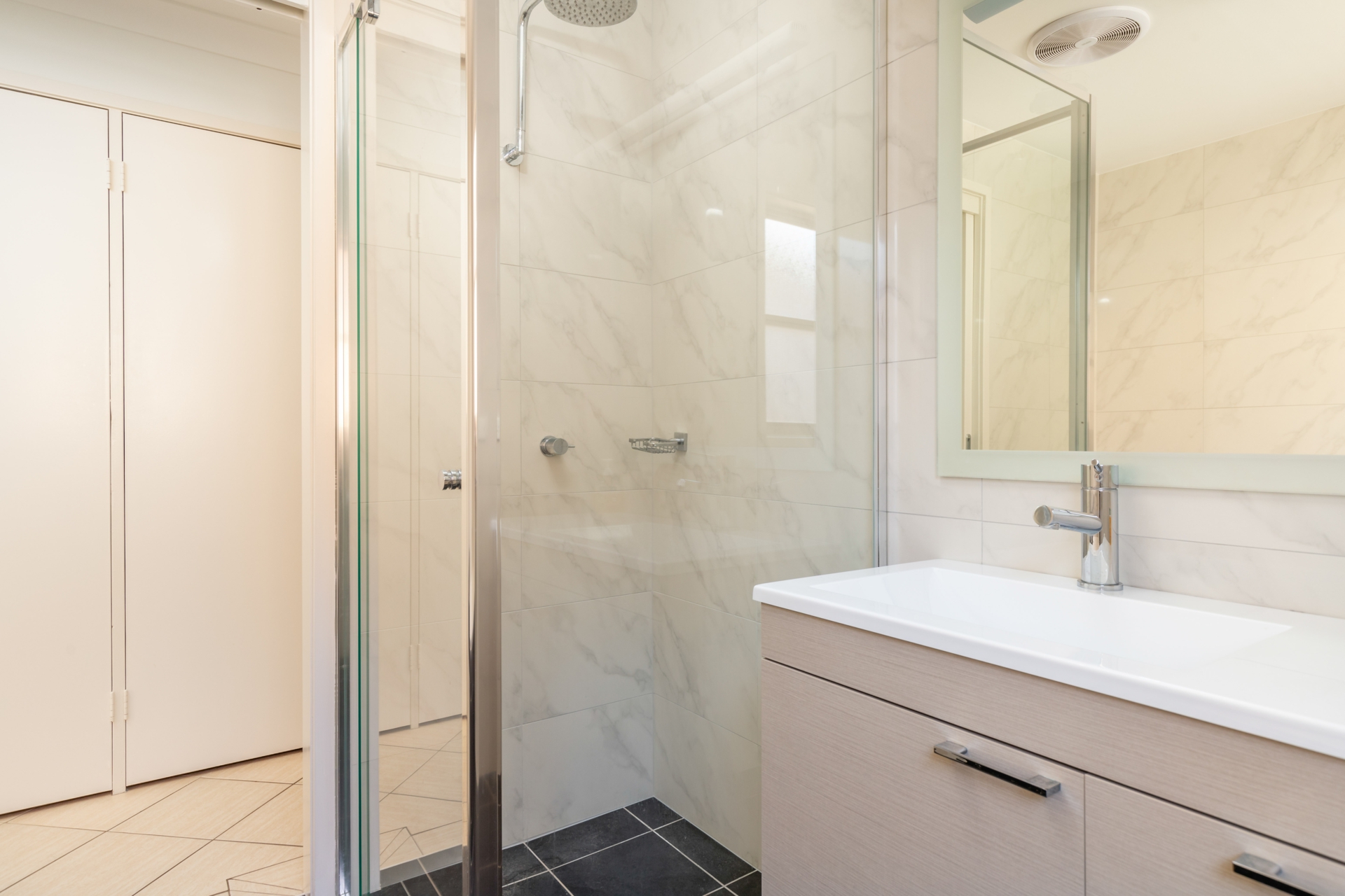 2/5 Edgewood Place — photo 17 of 26