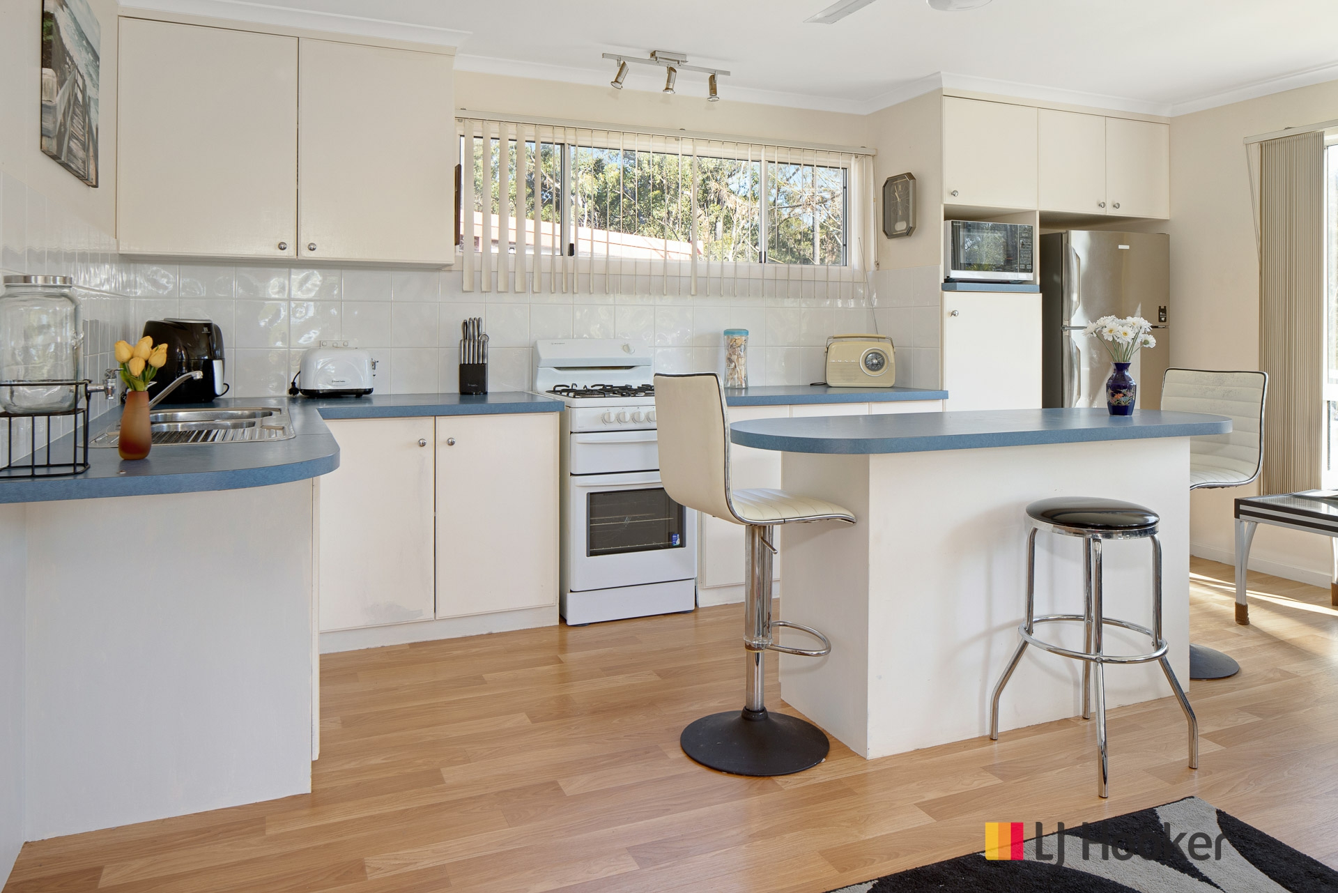 2/476 Tomakin Road — photo 8 of 24