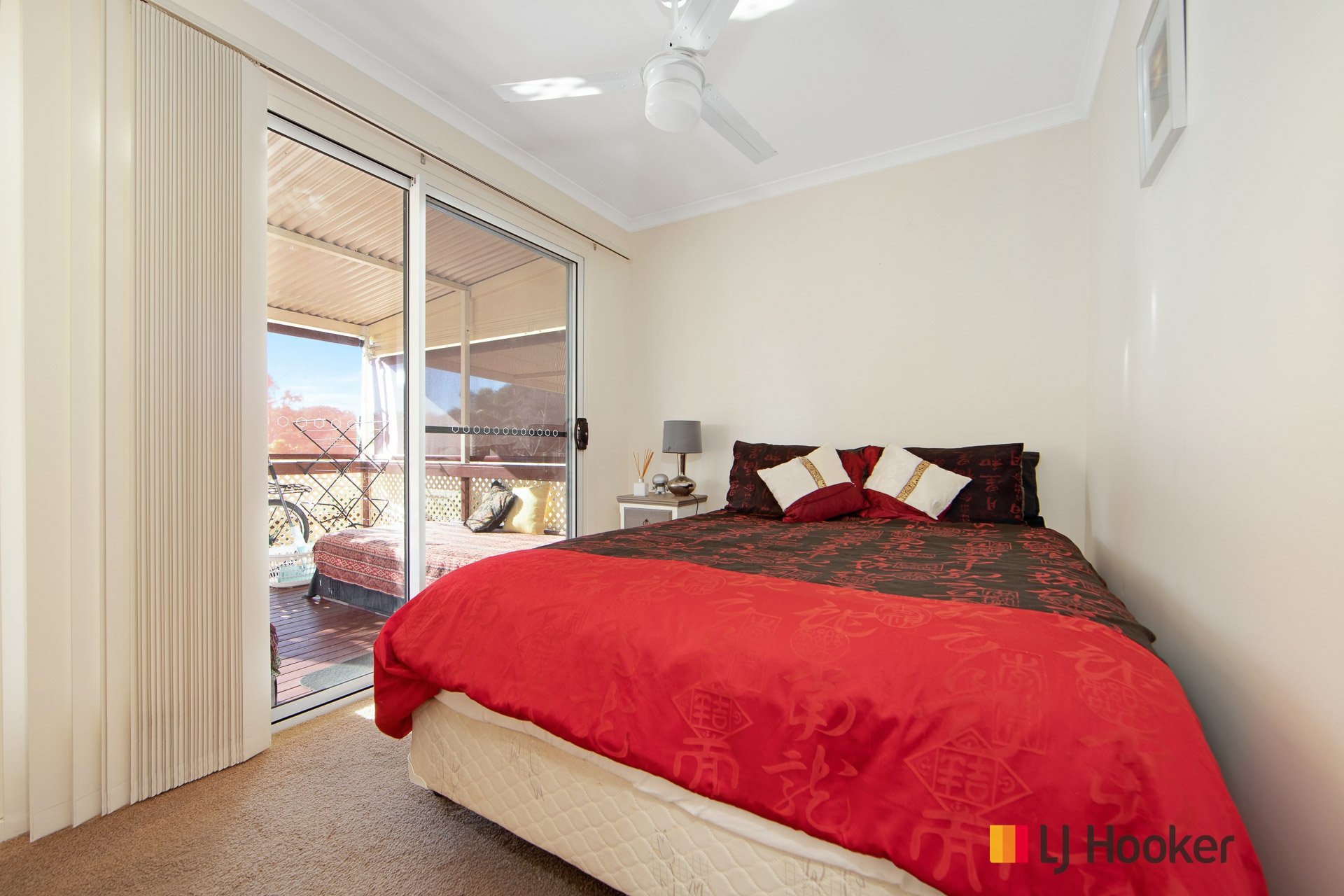 2/476 Tomakin Road — photo 10 of 24