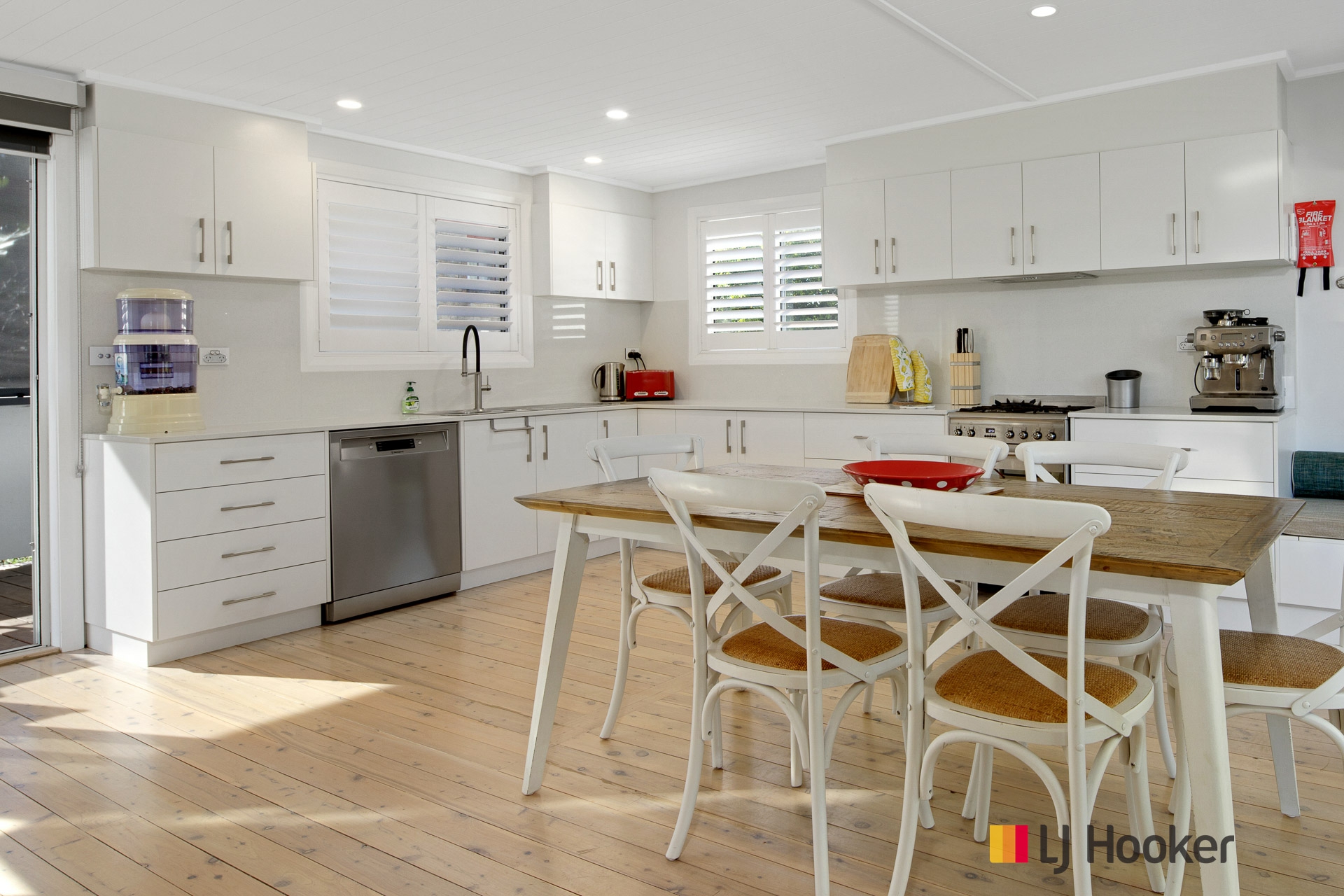 641 Beach Road, SURF BEACH