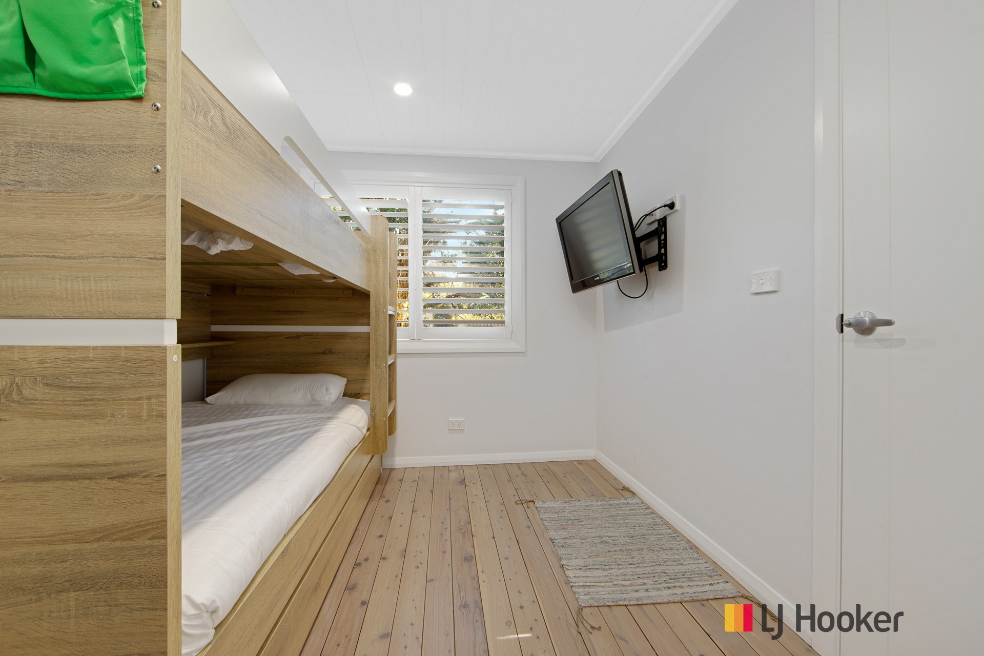 641 Beach Road, SURF BEACH