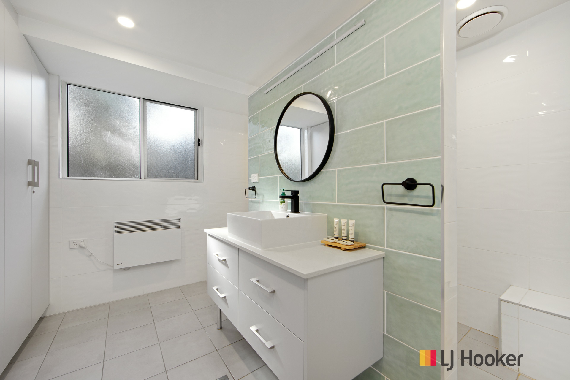 641 Beach Road, SURF BEACH